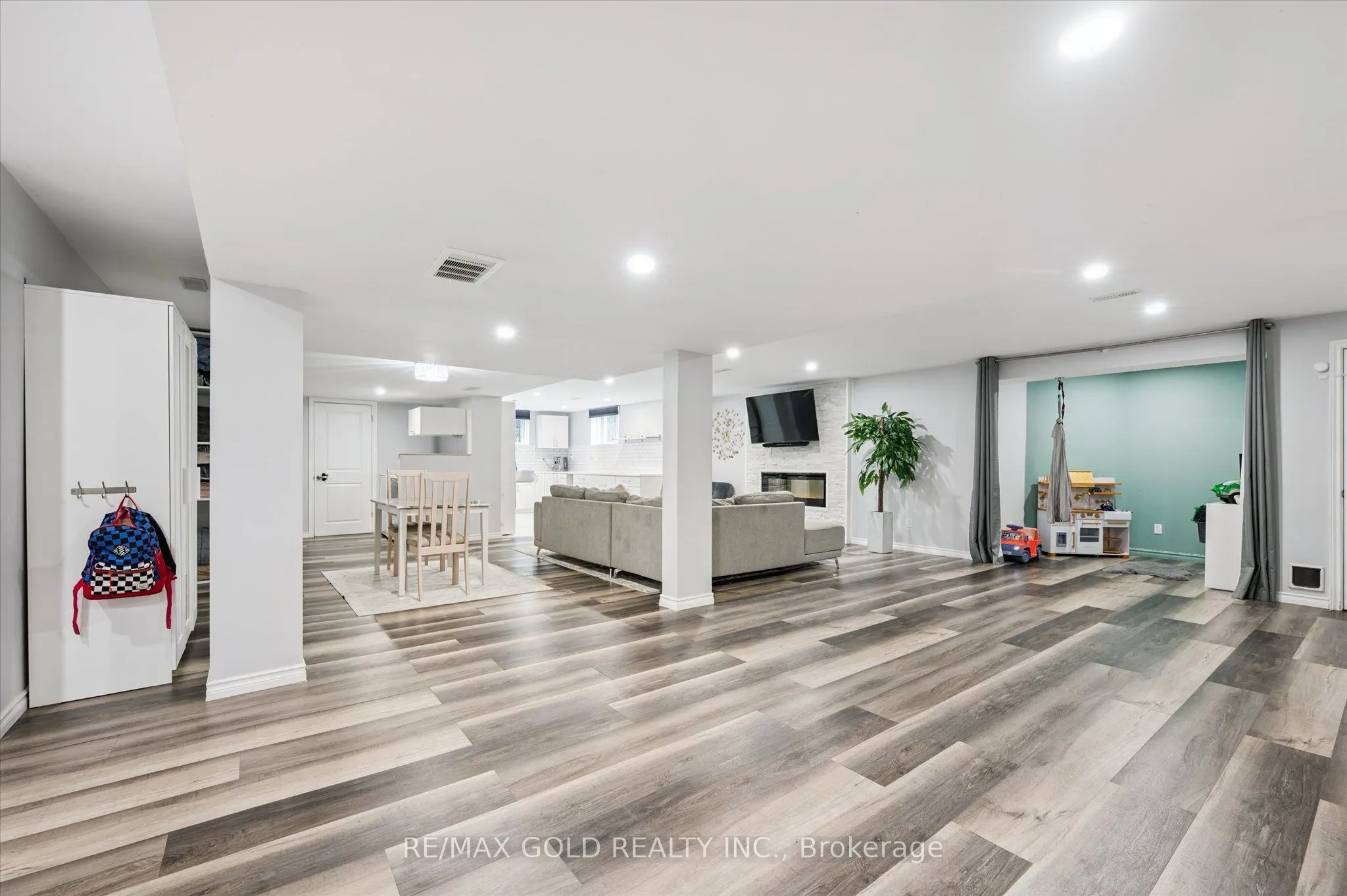 6615 Ellis Road