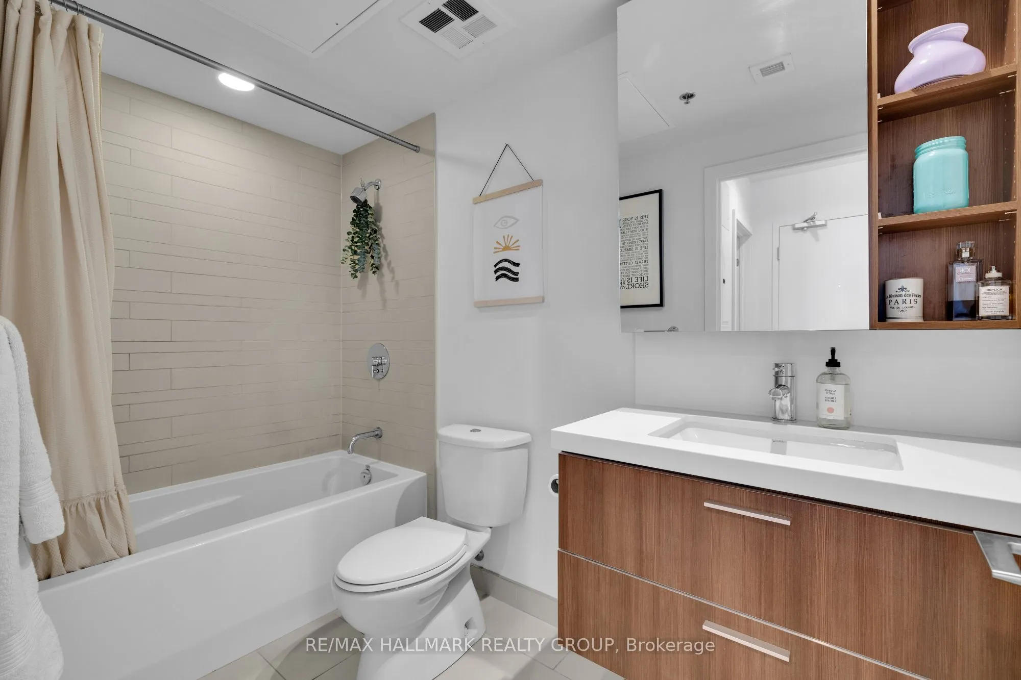 340 Mcleod Street, #933