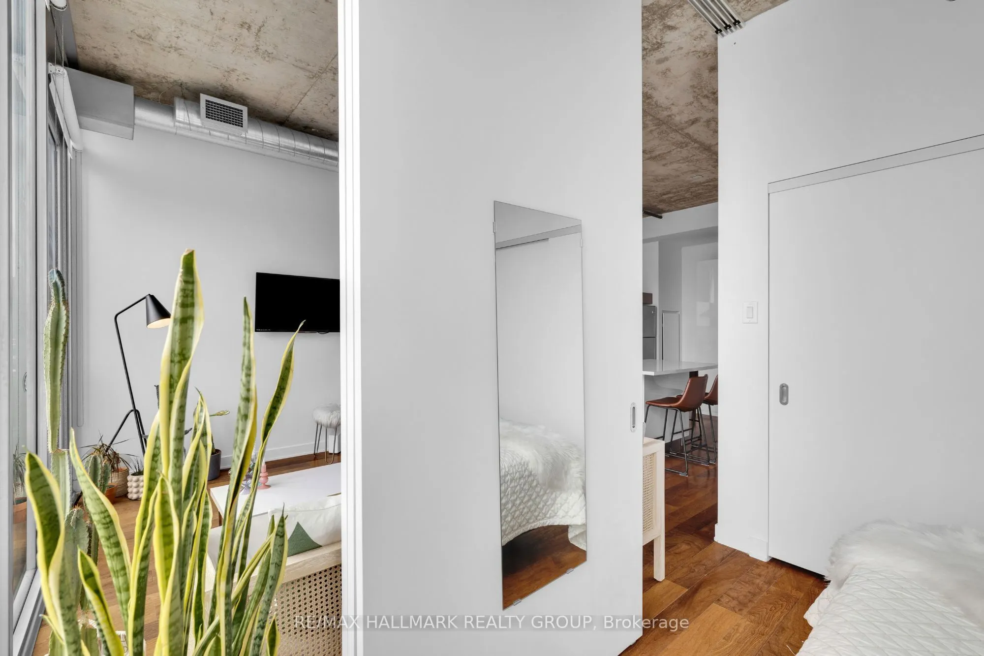 340 Mcleod Street, #933