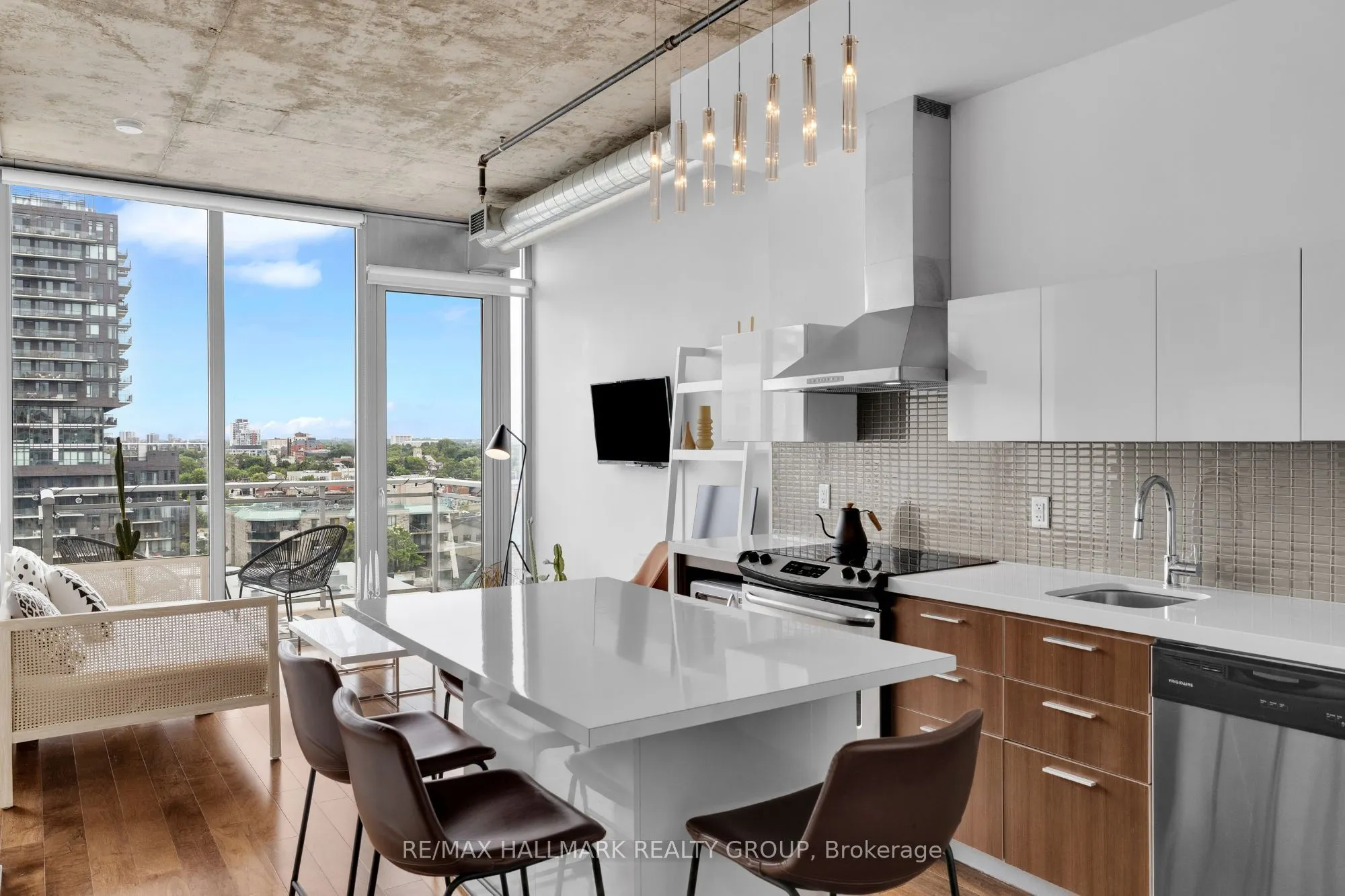 340 Mcleod Street, #933