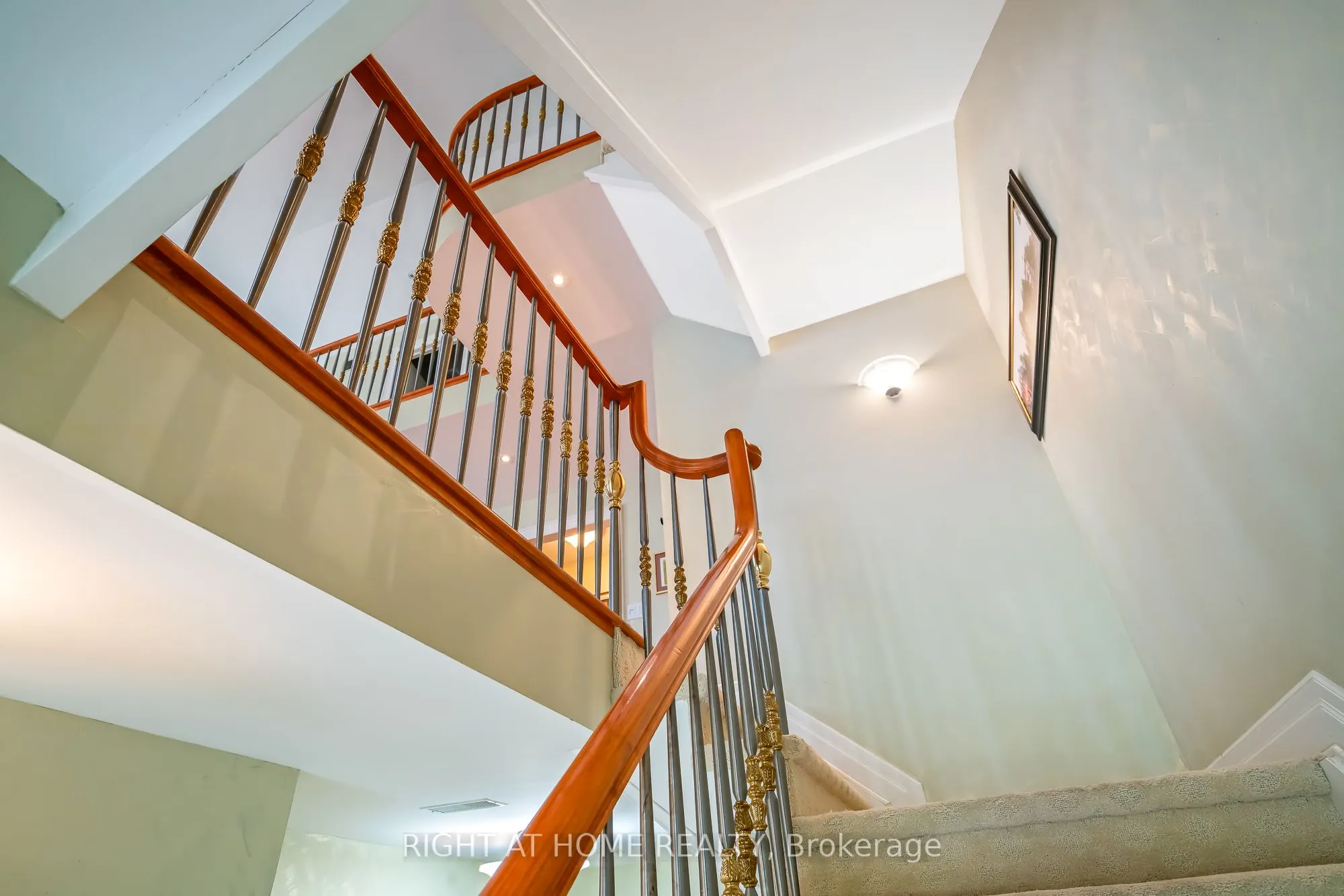 222 Ricardo Street, #10
