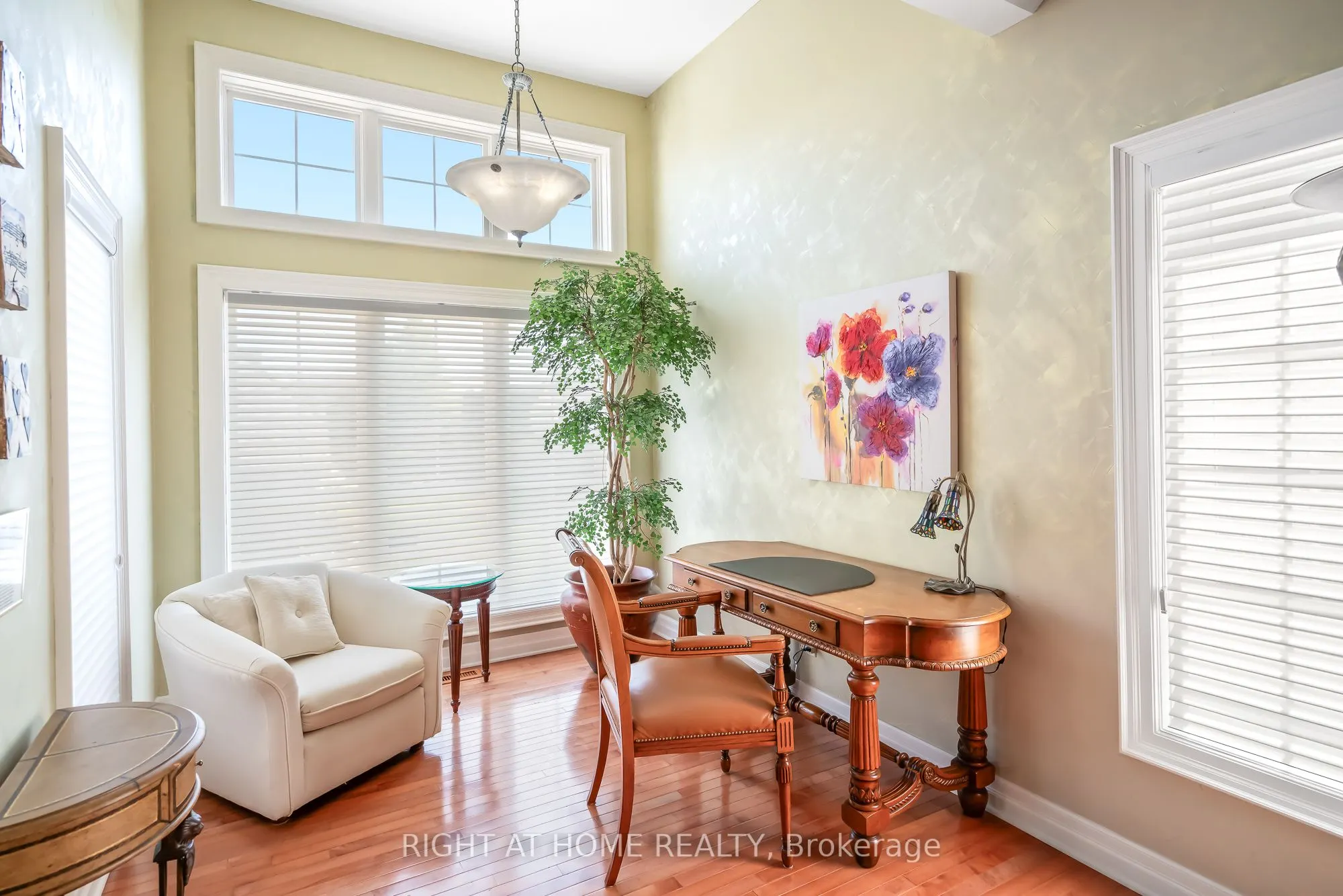 222 Ricardo Street, #10