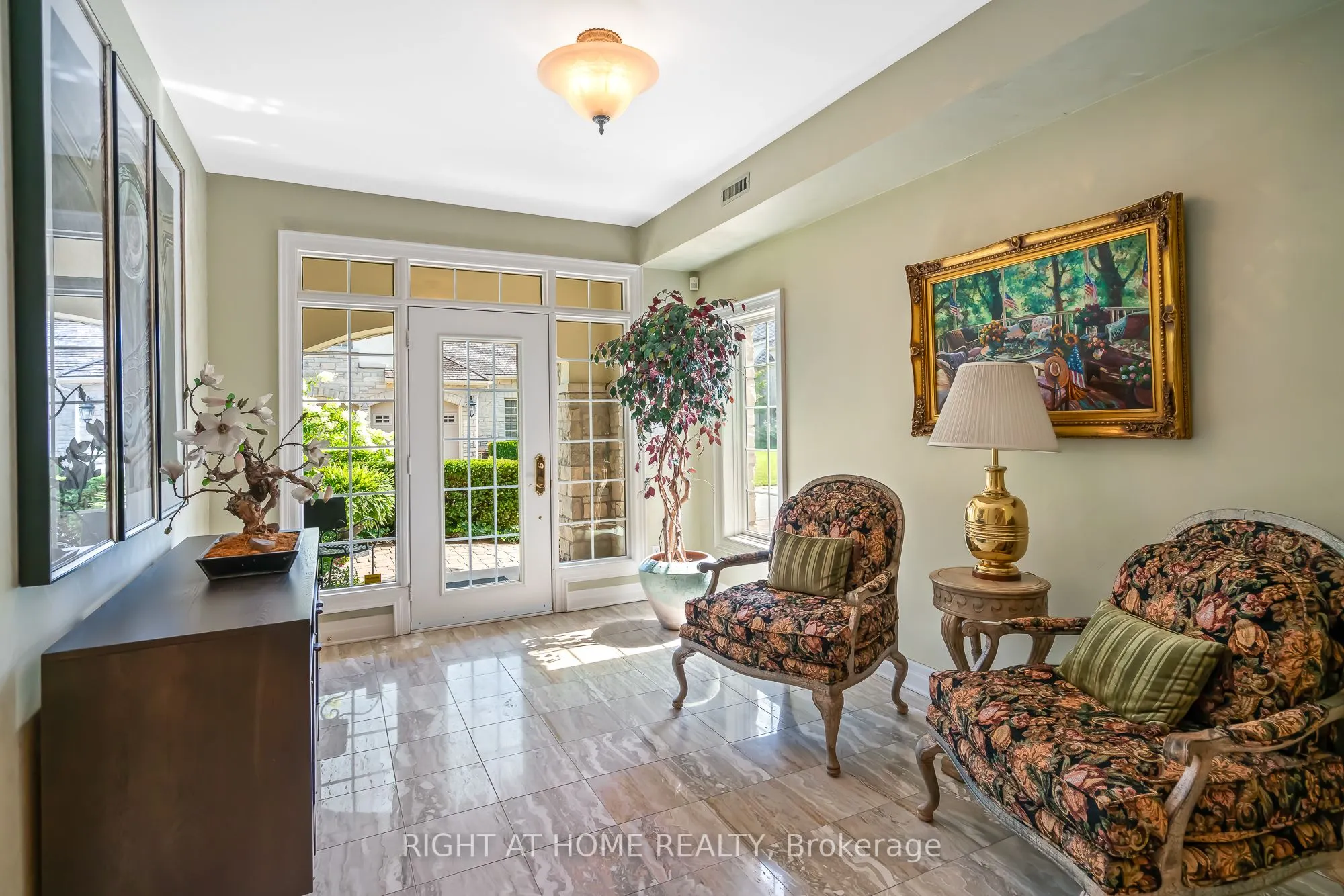 222 Ricardo Street, #10