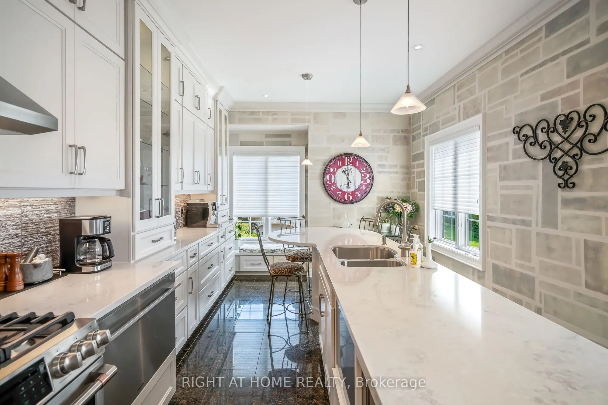 222 Ricardo Street, #10