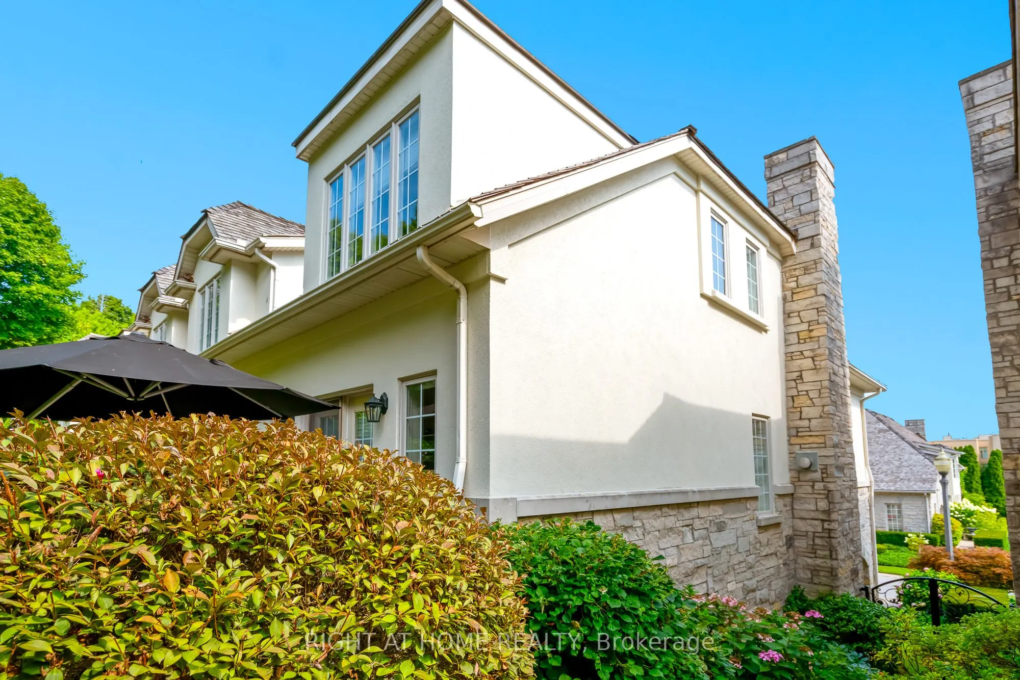222 Ricardo Street, #10