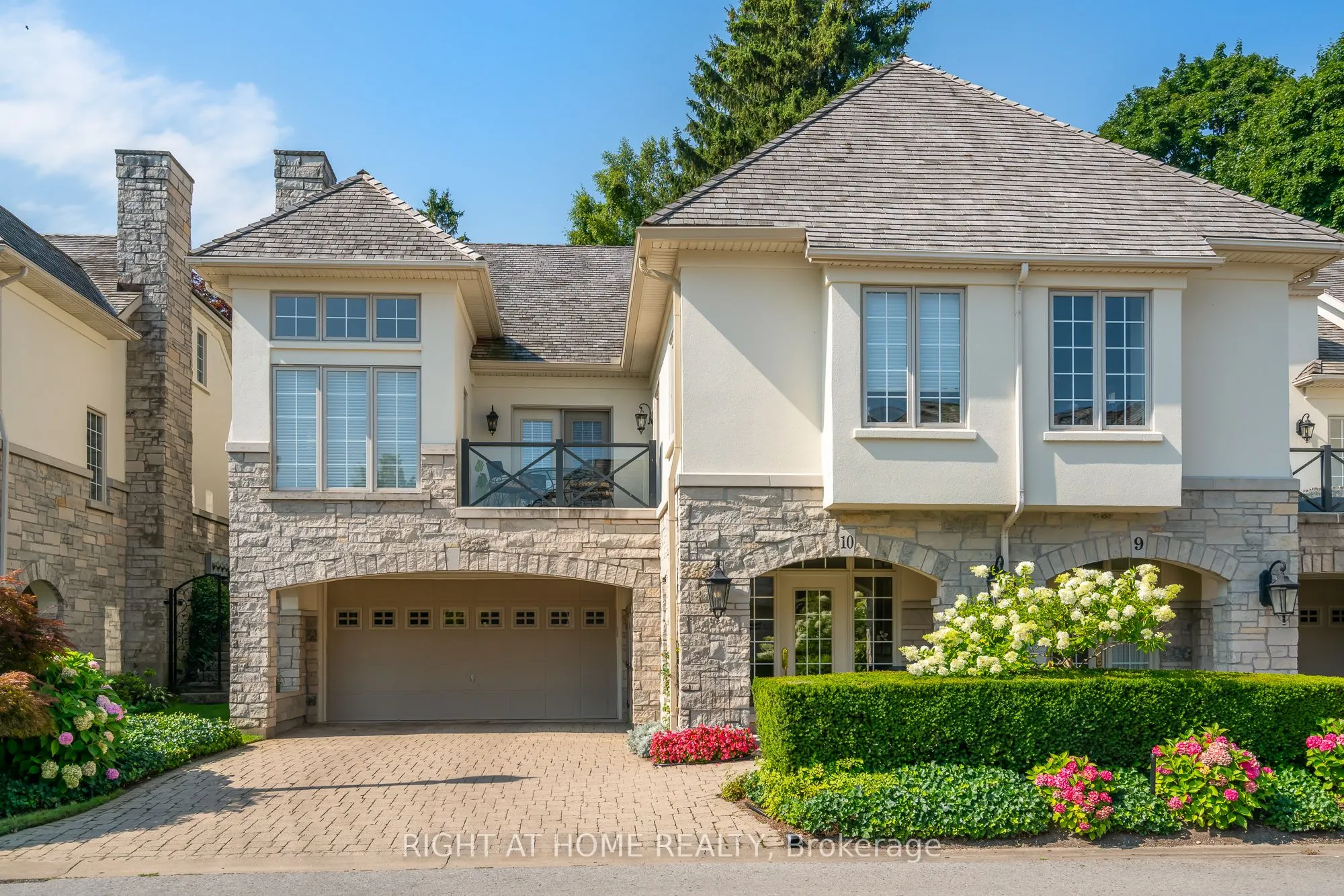 222 Ricardo Street, #10