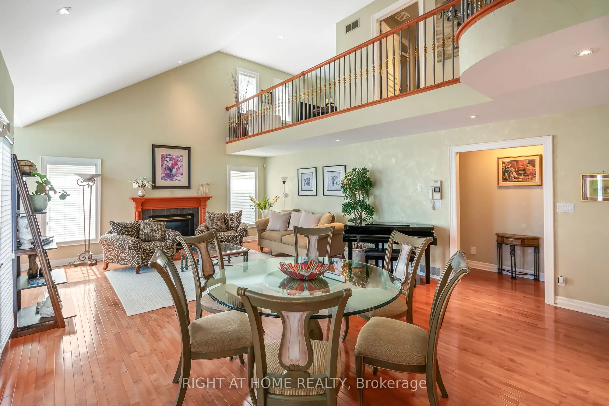 222 Ricardo Street, #10