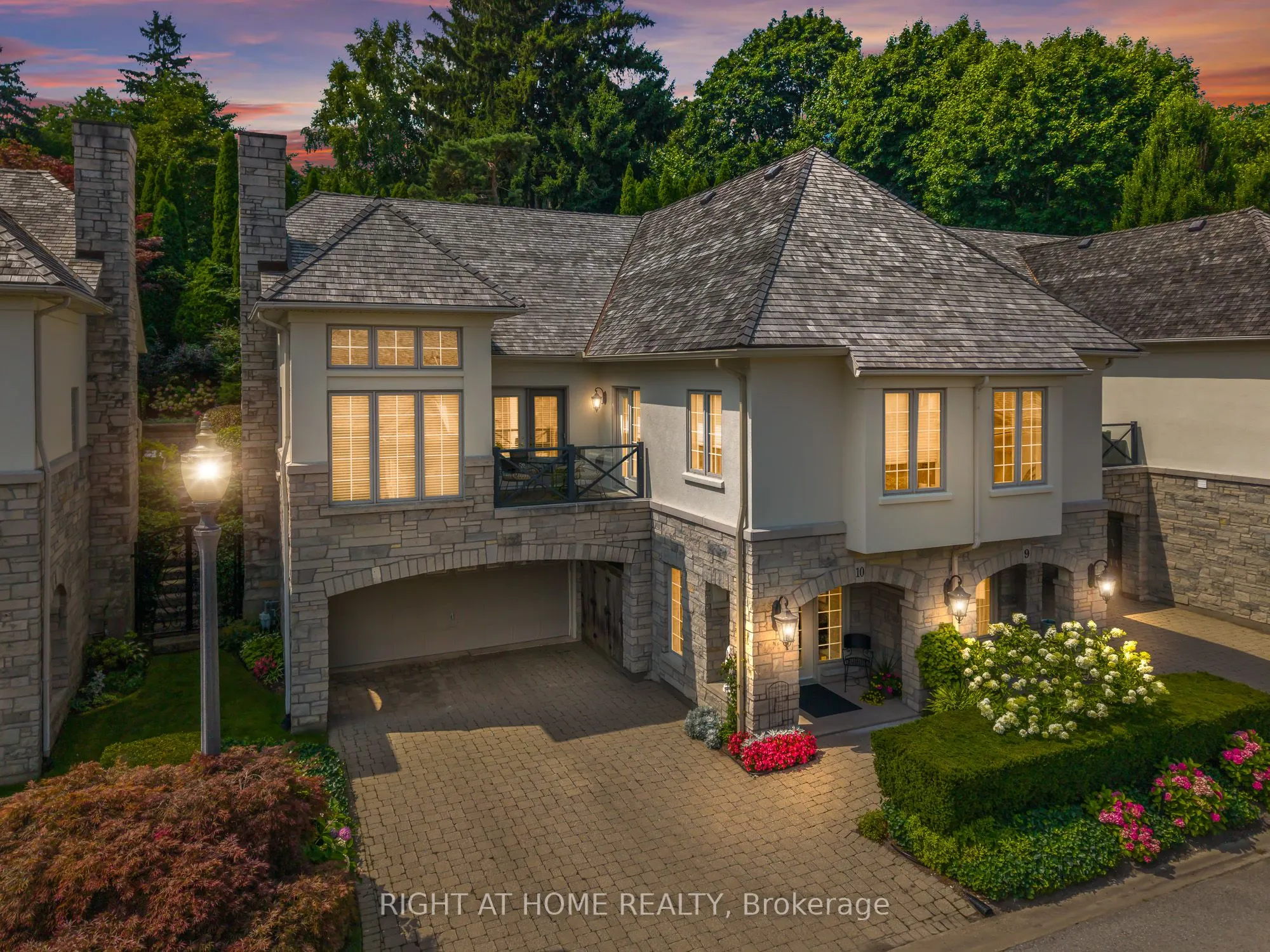 222 Ricardo Street, #10