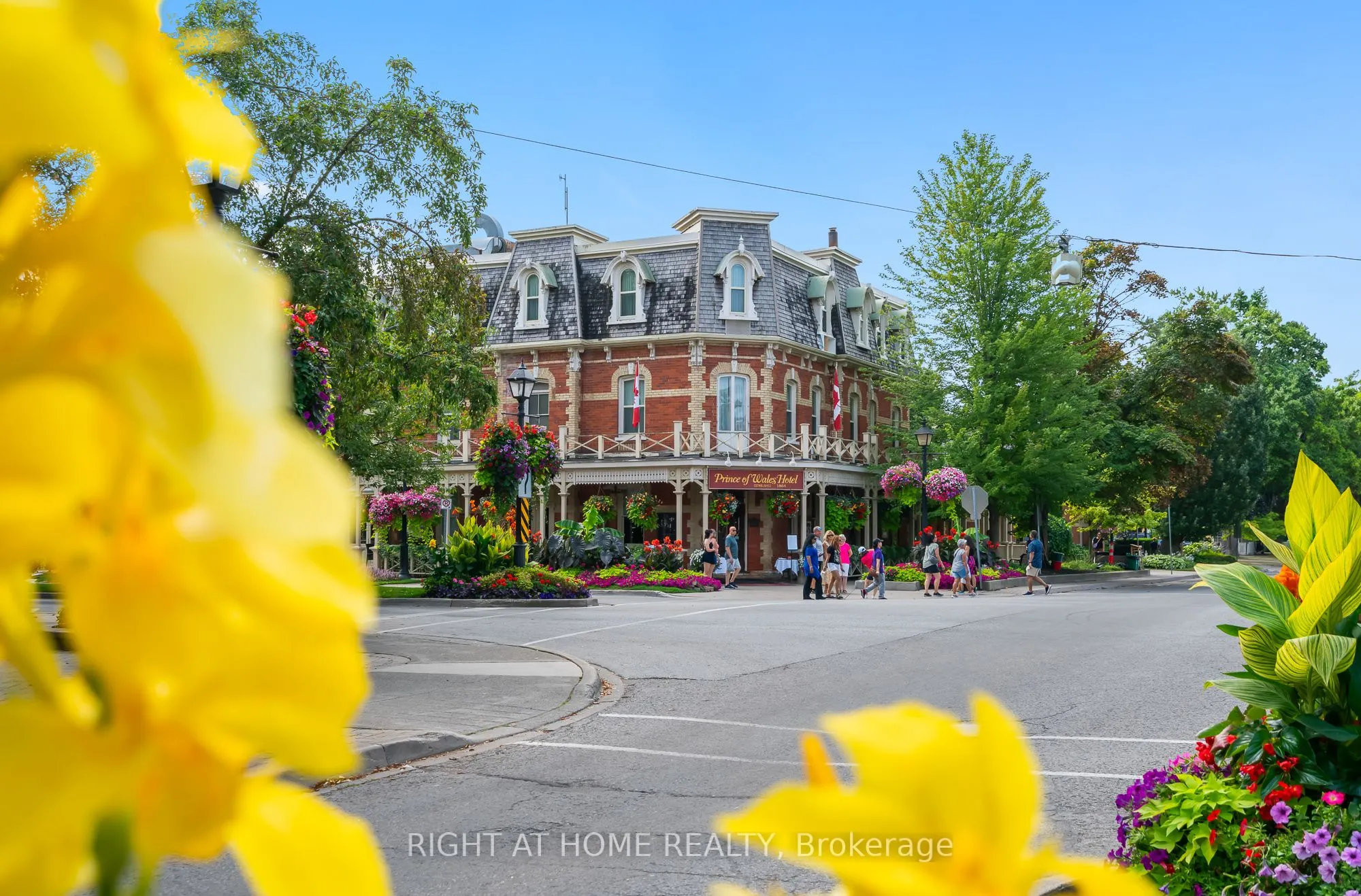 222 Ricardo Street, #10