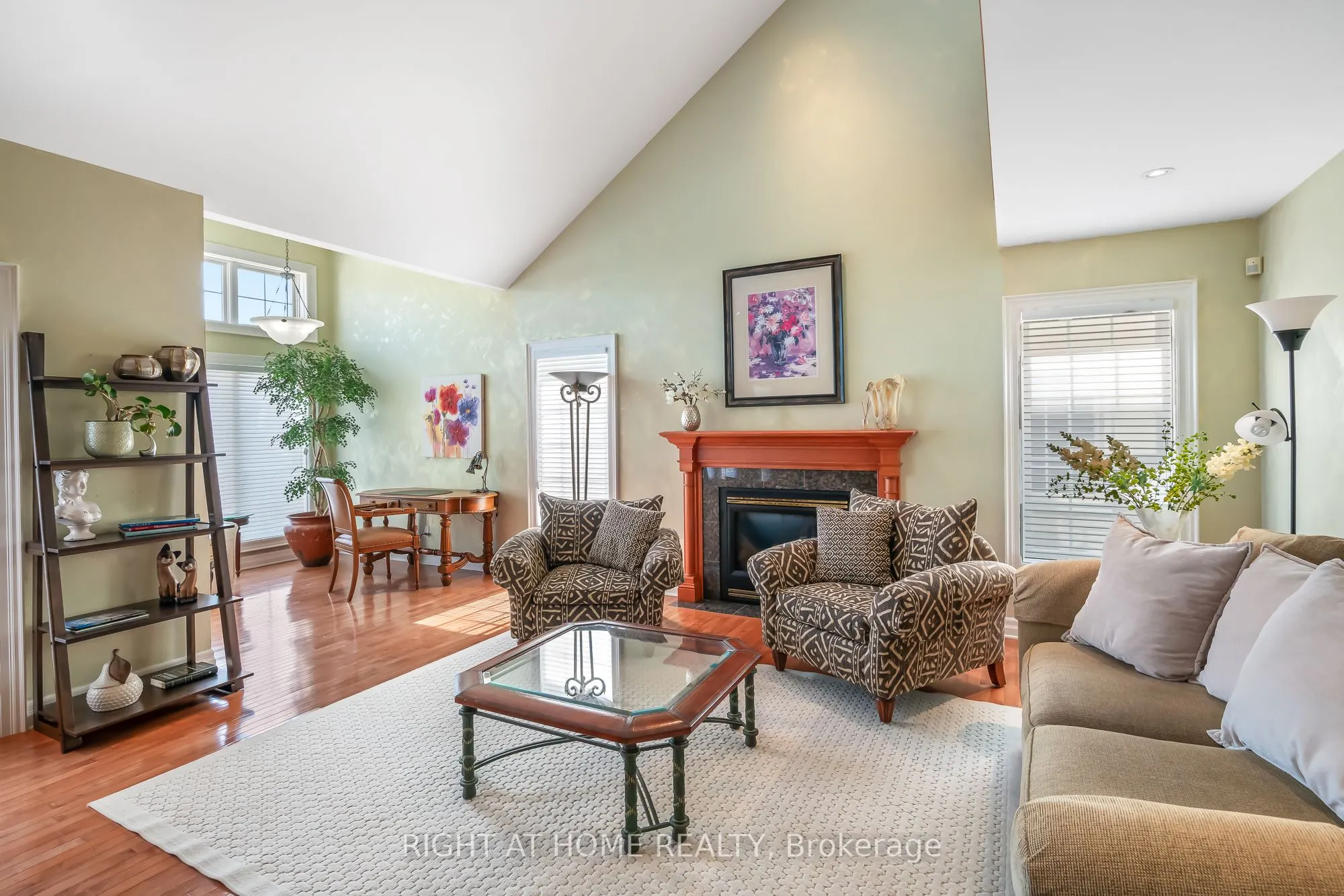 222 Ricardo Street, #10
