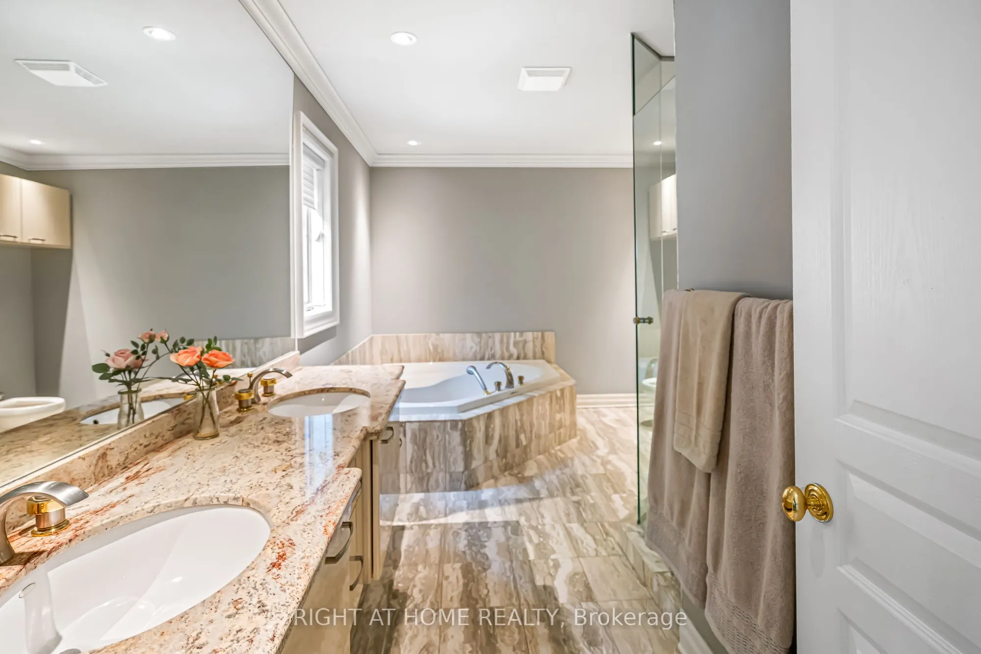 222 Ricardo Street, #10
