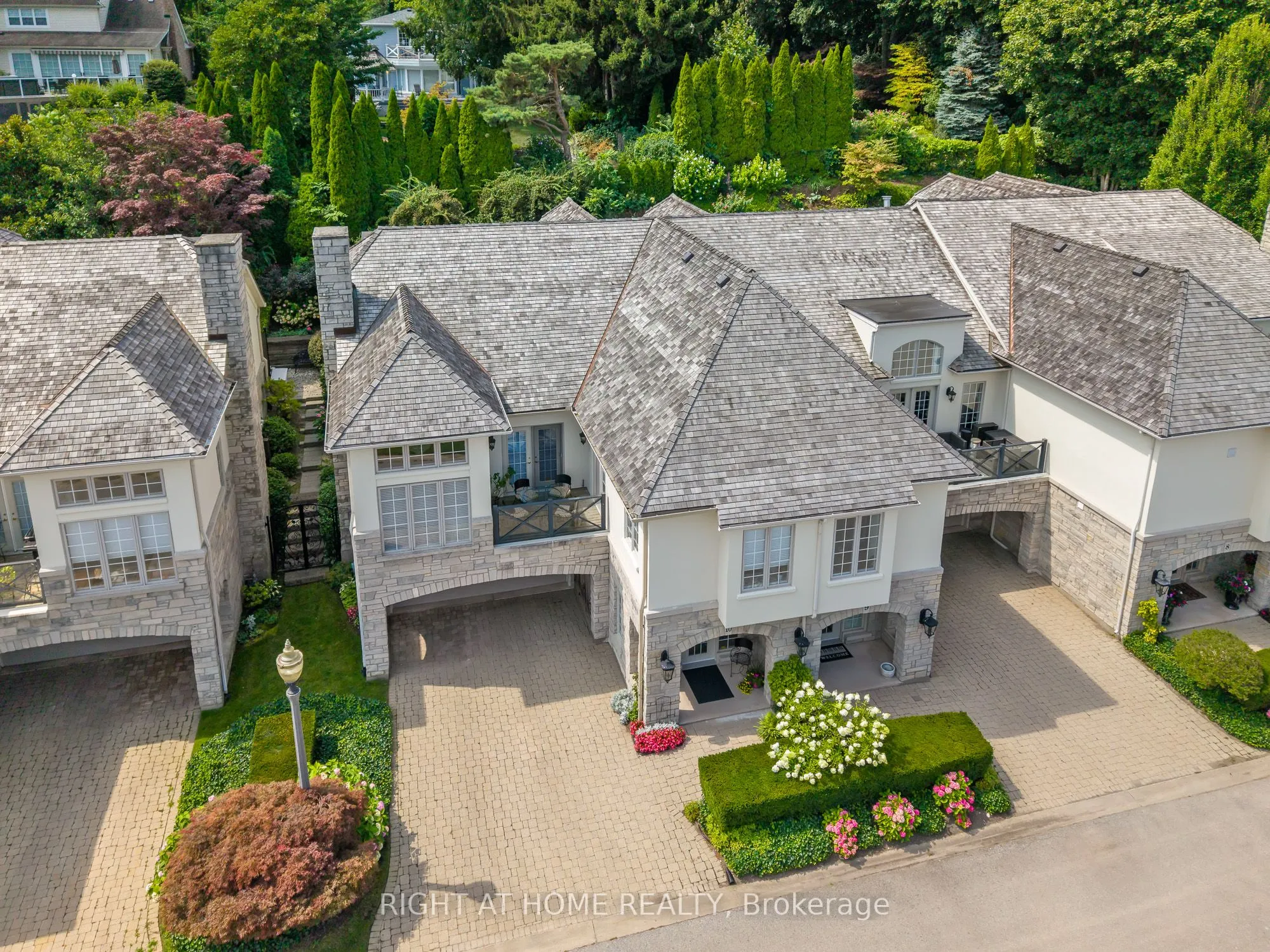 222 Ricardo Street, #10