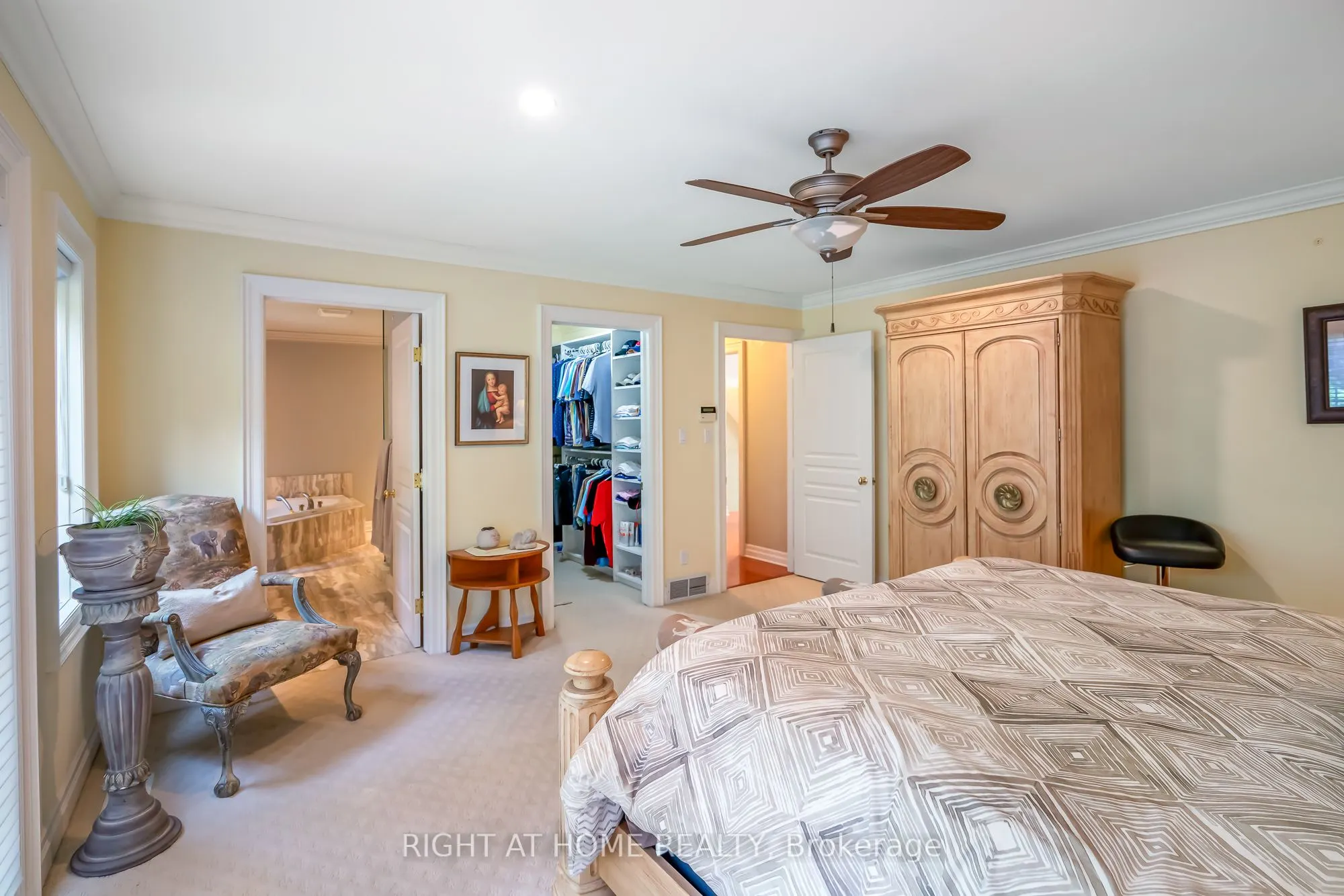 222 Ricardo Street, #10