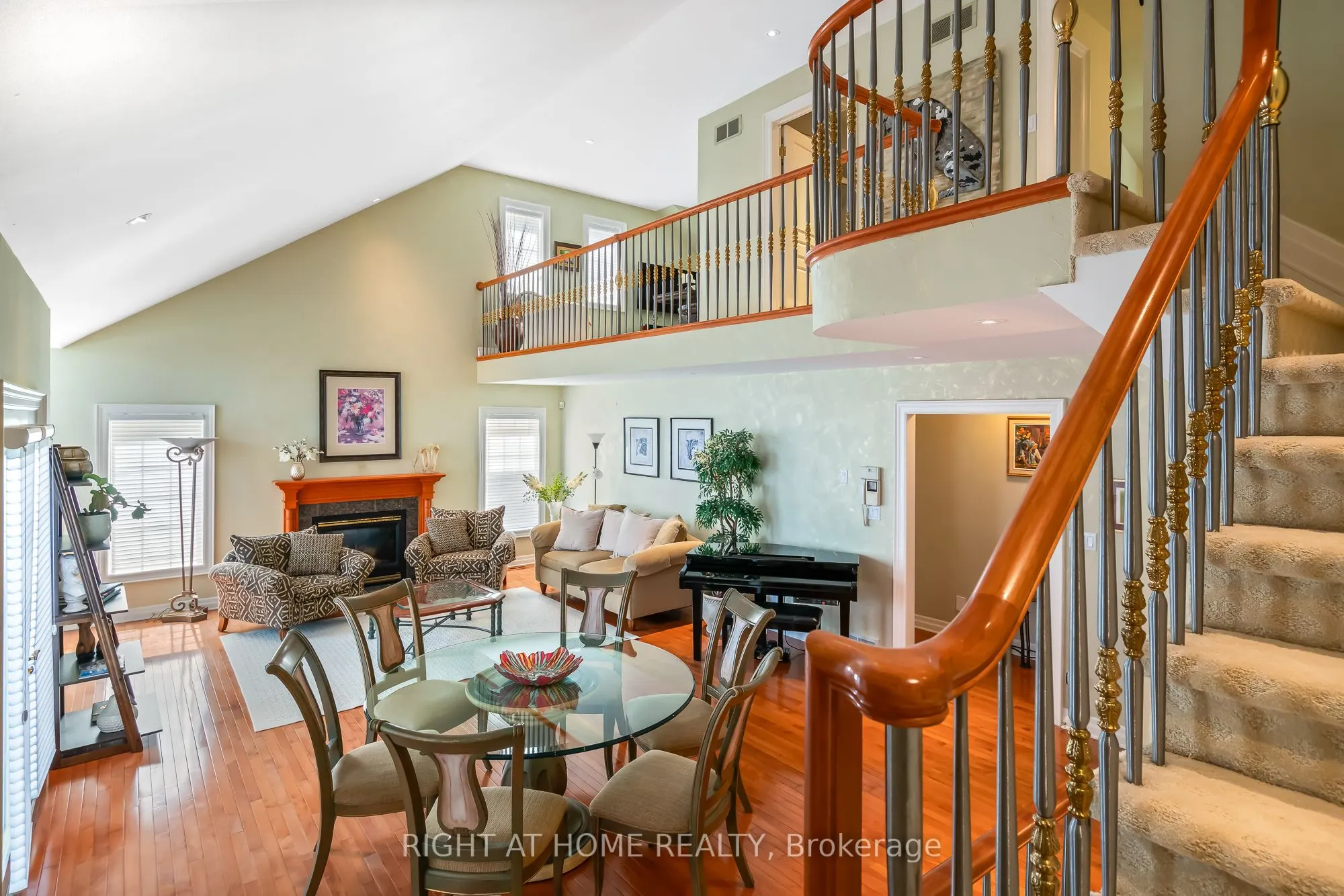 222 Ricardo Street, #10