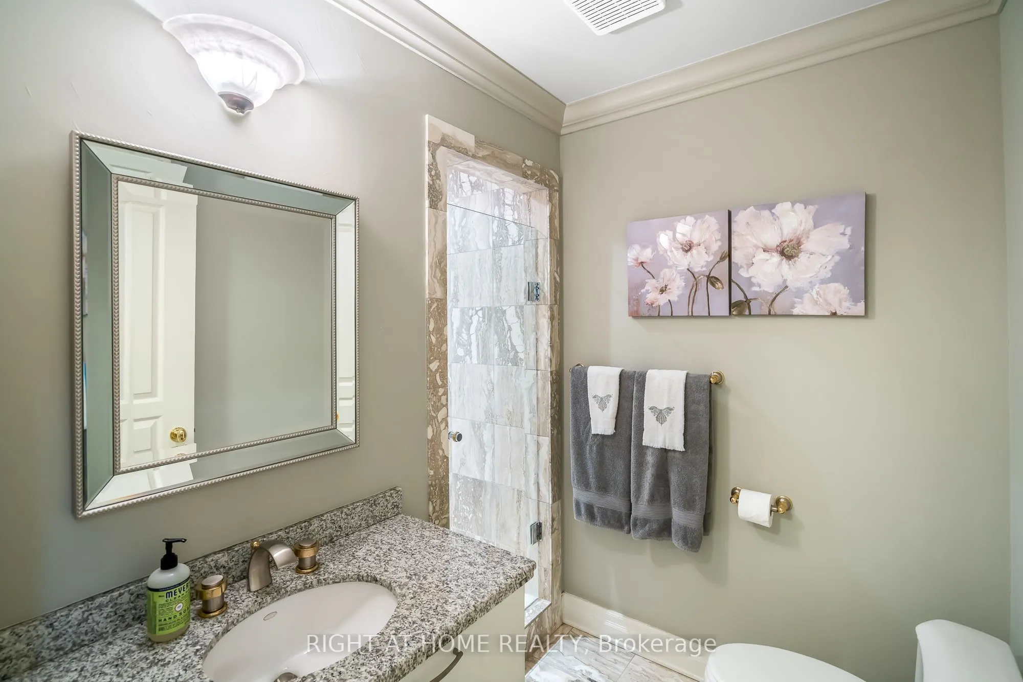 222 Ricardo Street, #10