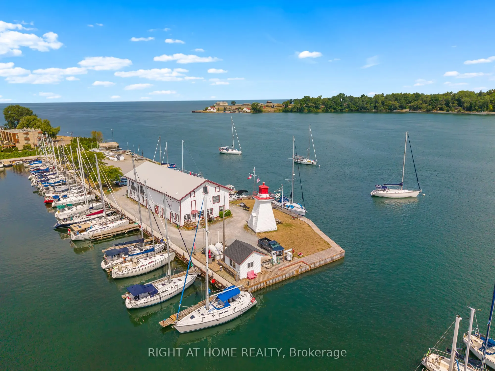 222 Ricardo Street, #10