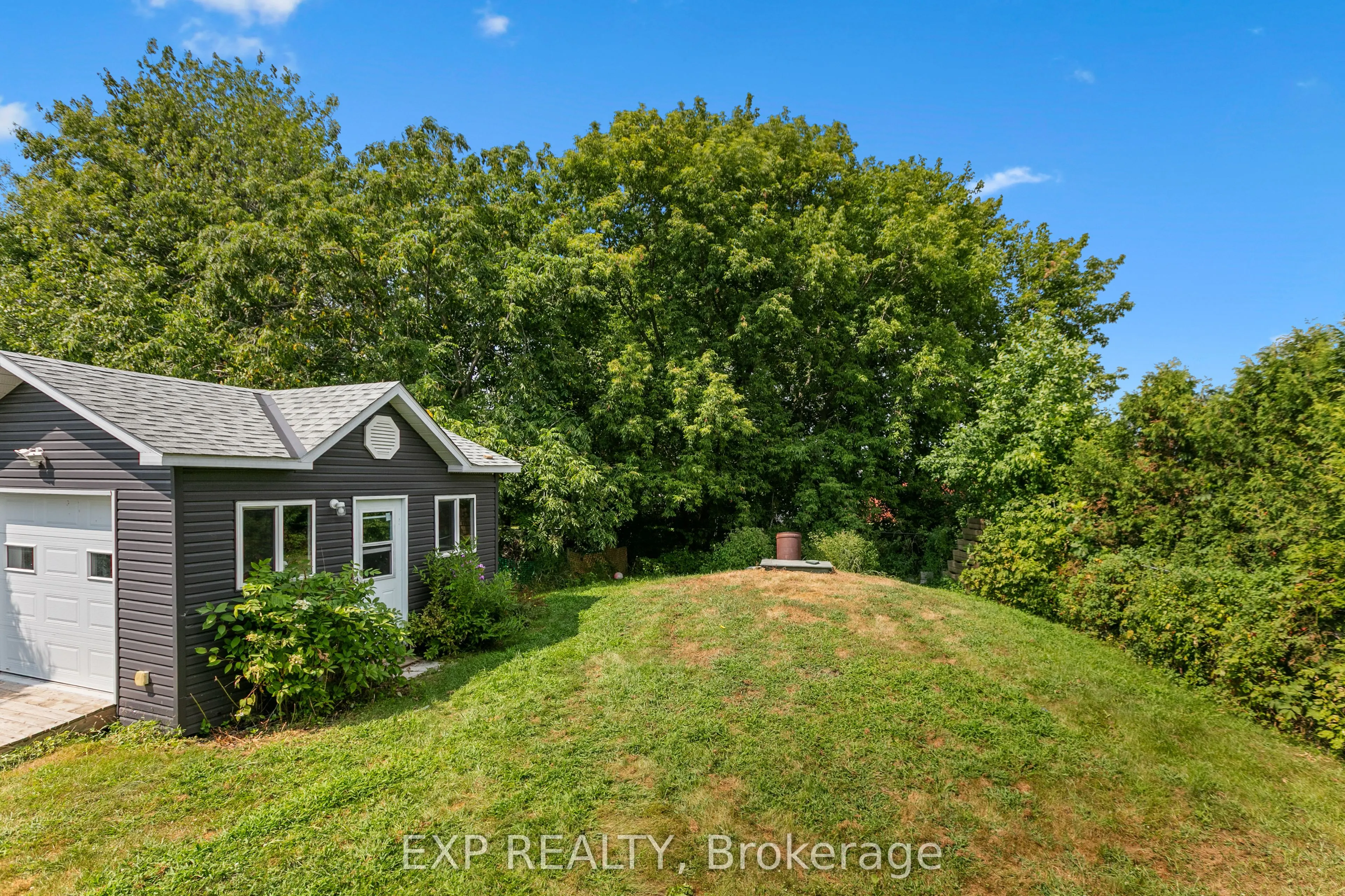 891 Lacroix Road