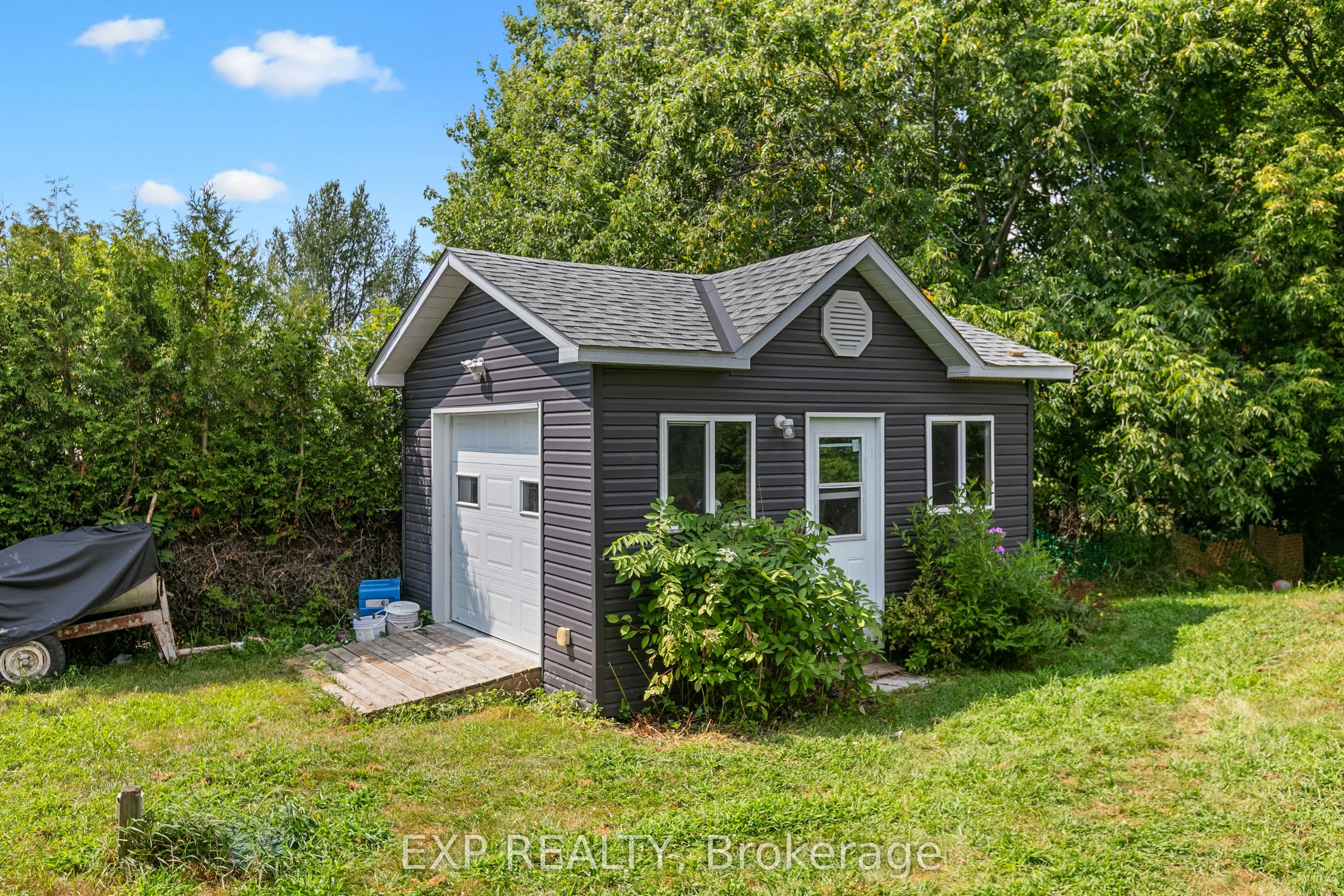 891 Lacroix Road