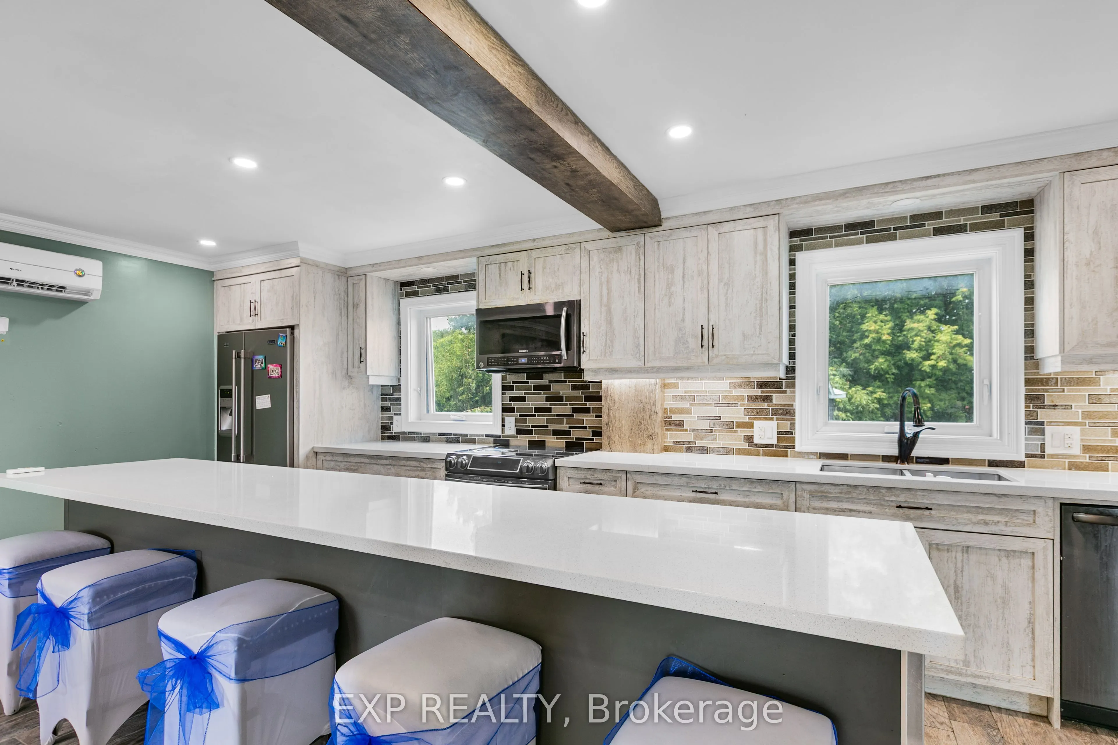 891 Lacroix Road