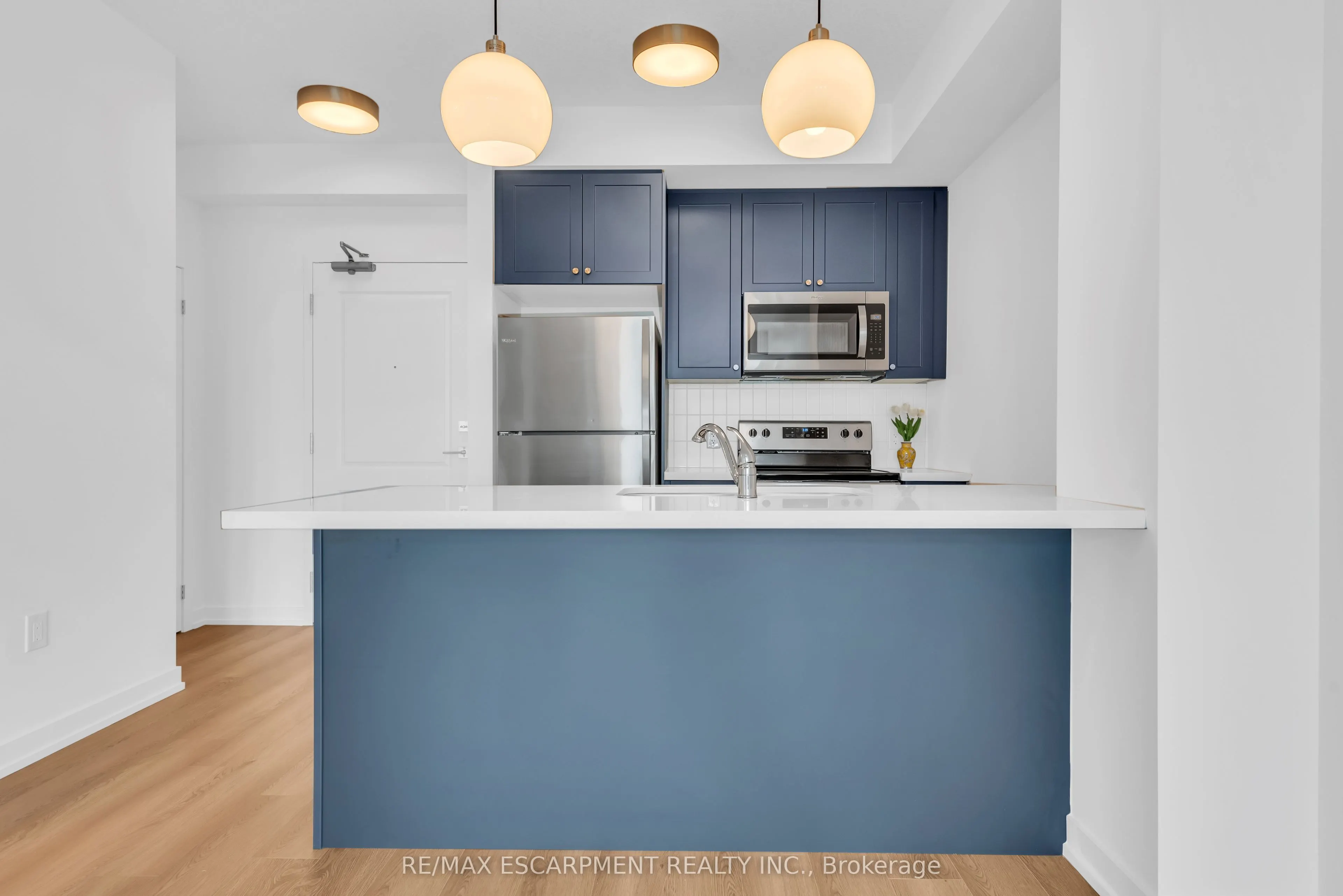470 Dundas Street E, #904
