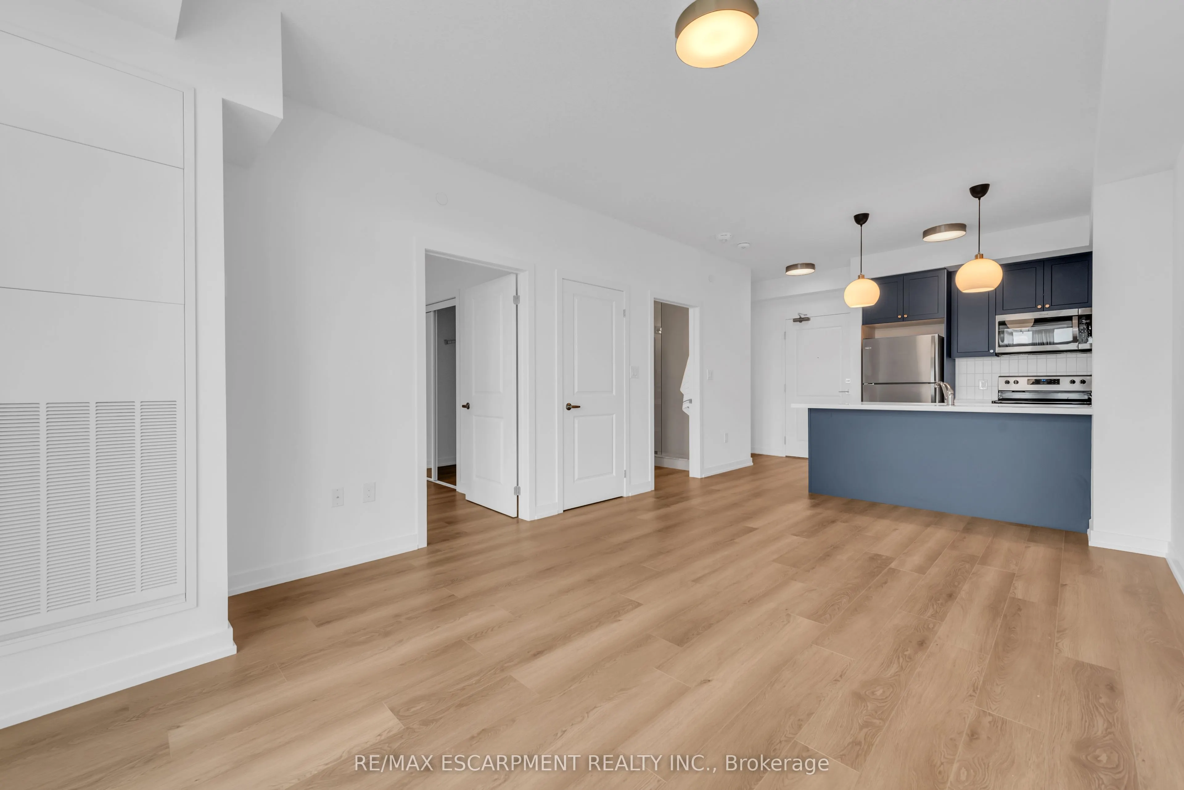 470 Dundas Street E, #904
