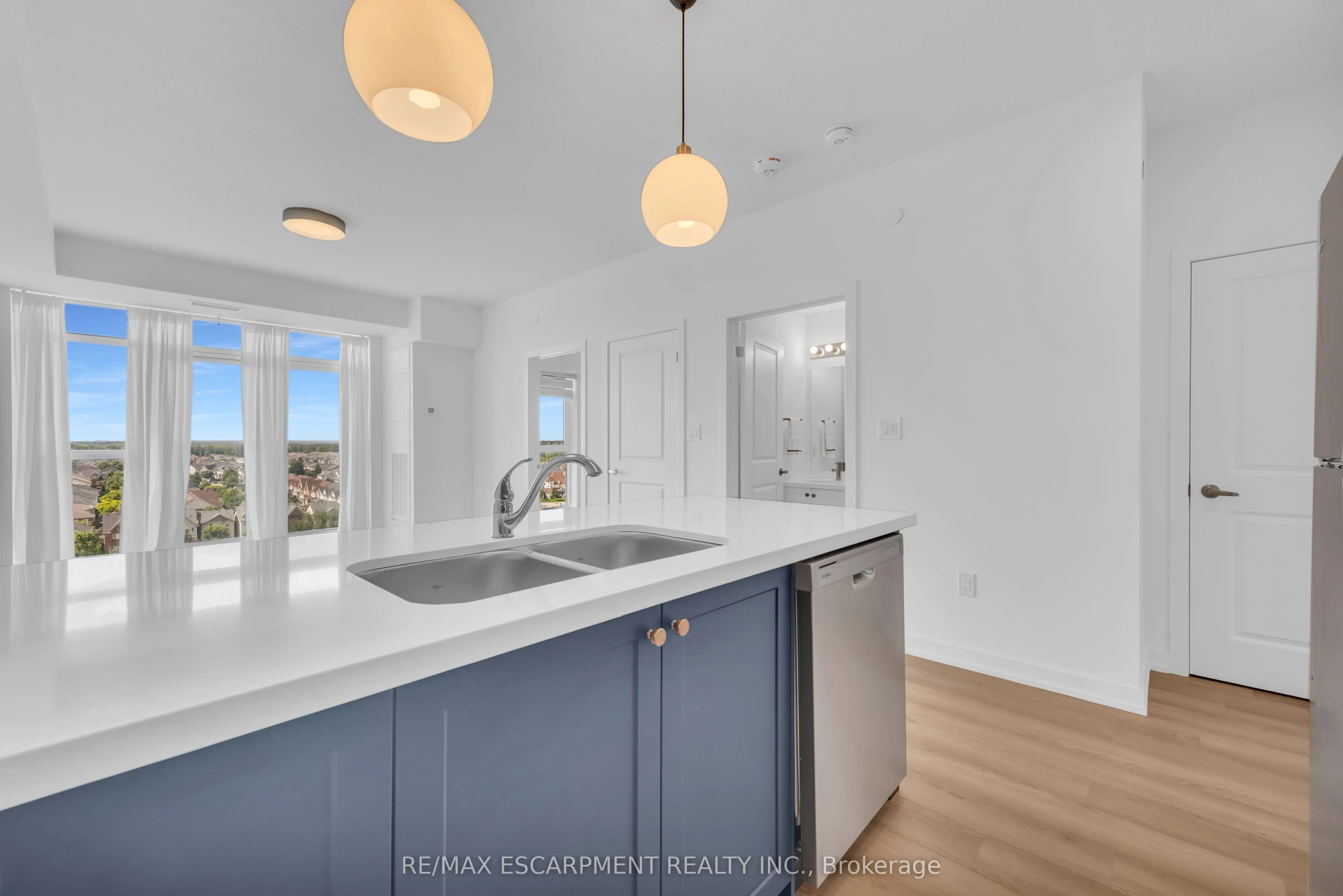 470 Dundas Street E, #904
