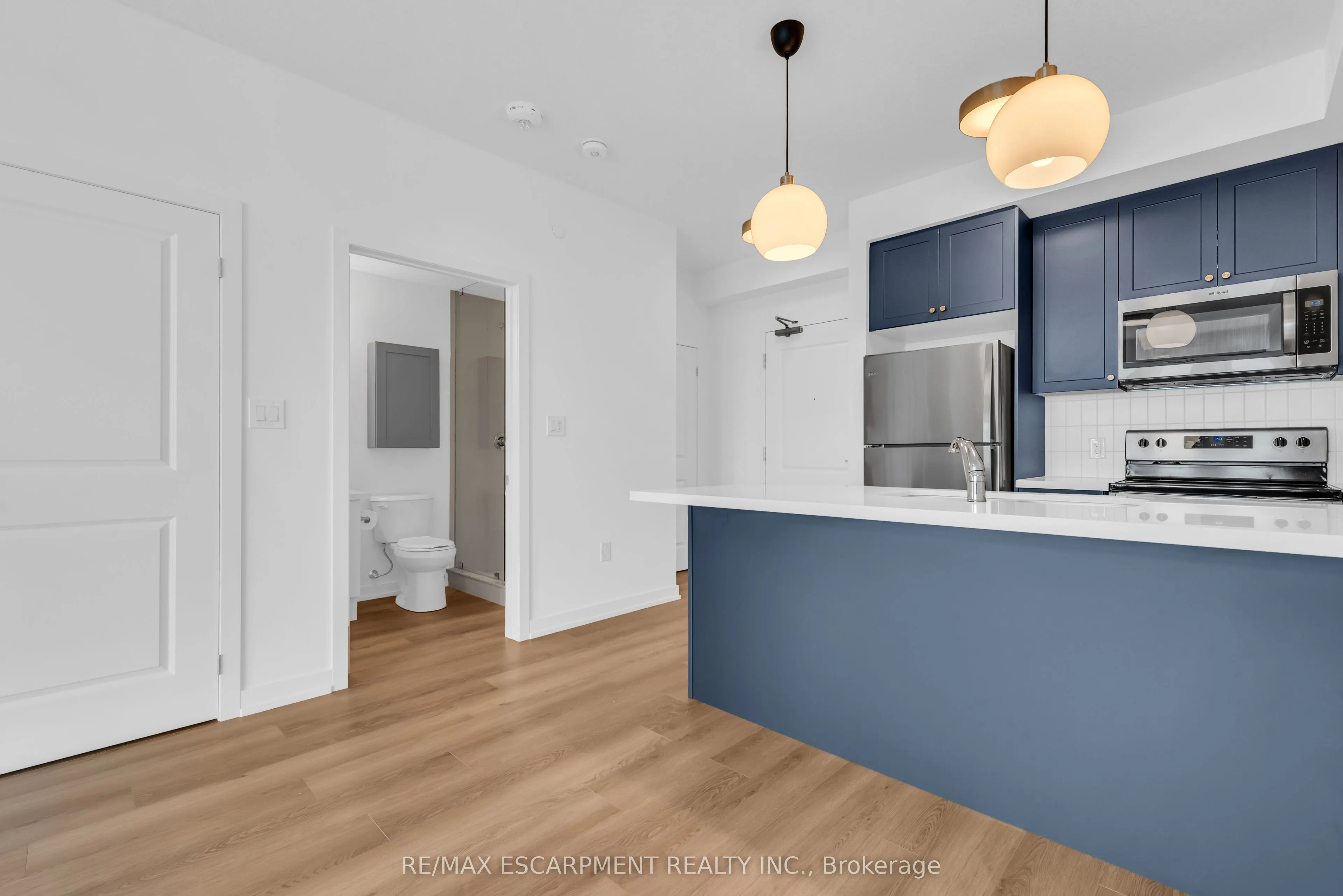 470 Dundas Street E, #904