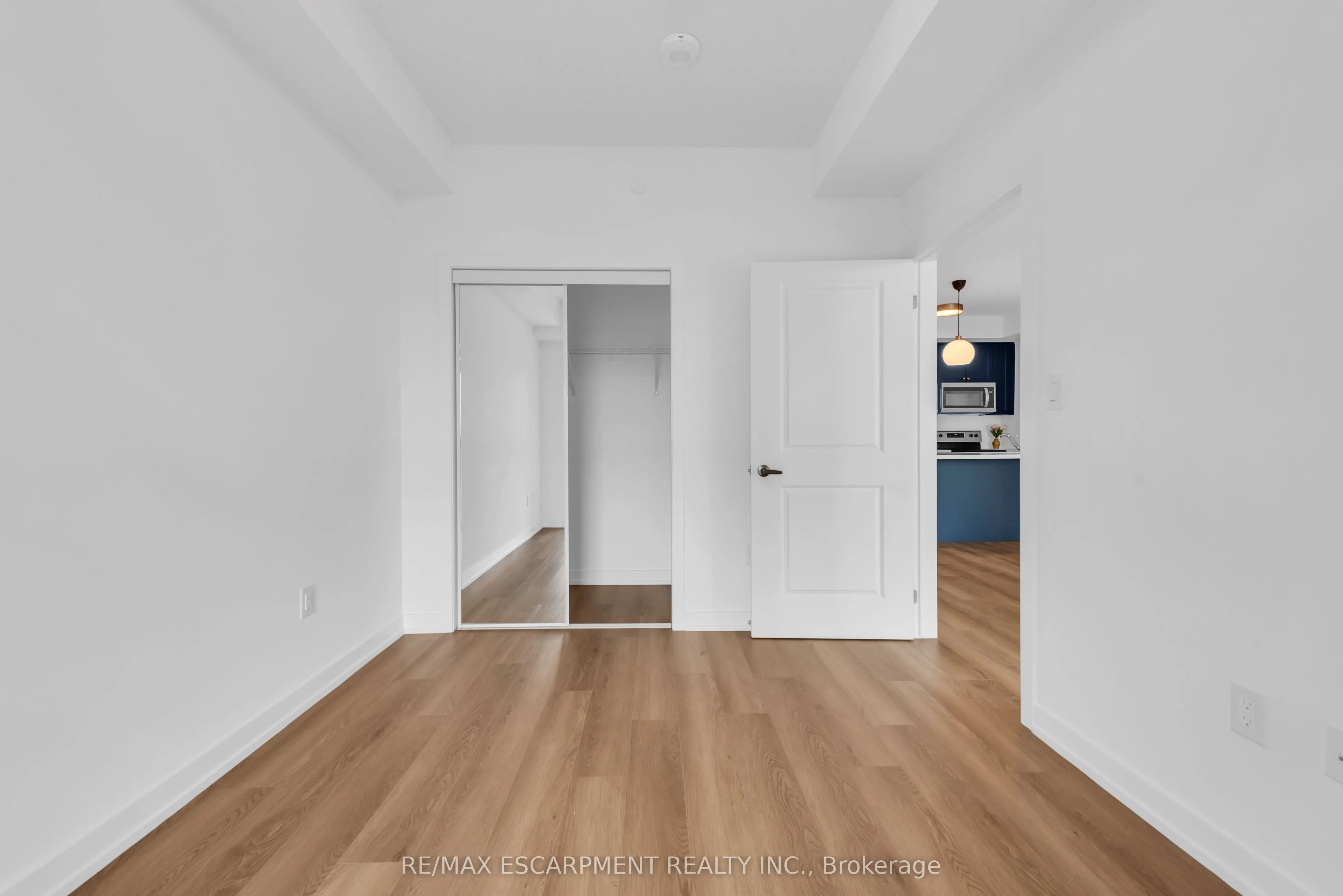 470 Dundas Street E, #904