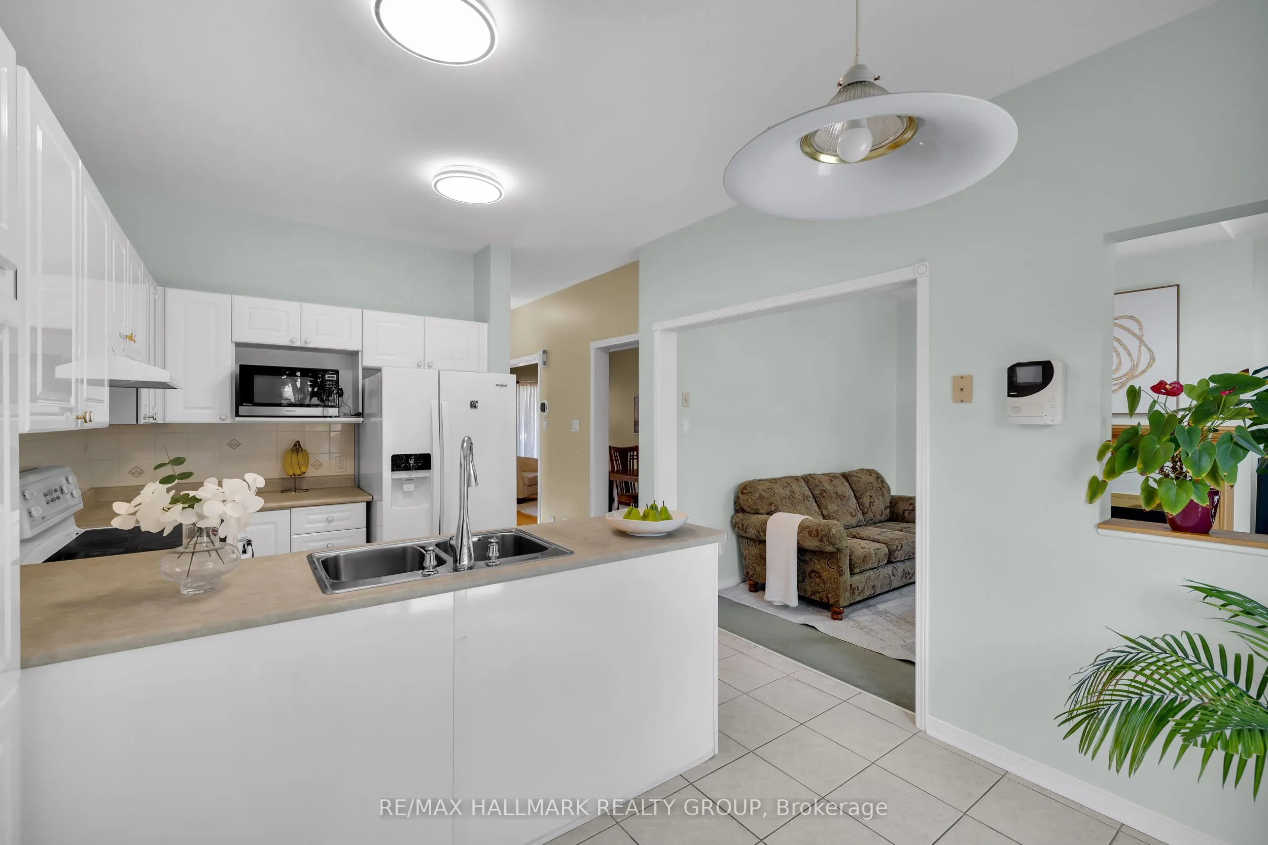 1087 Rocky Harbour Crescent