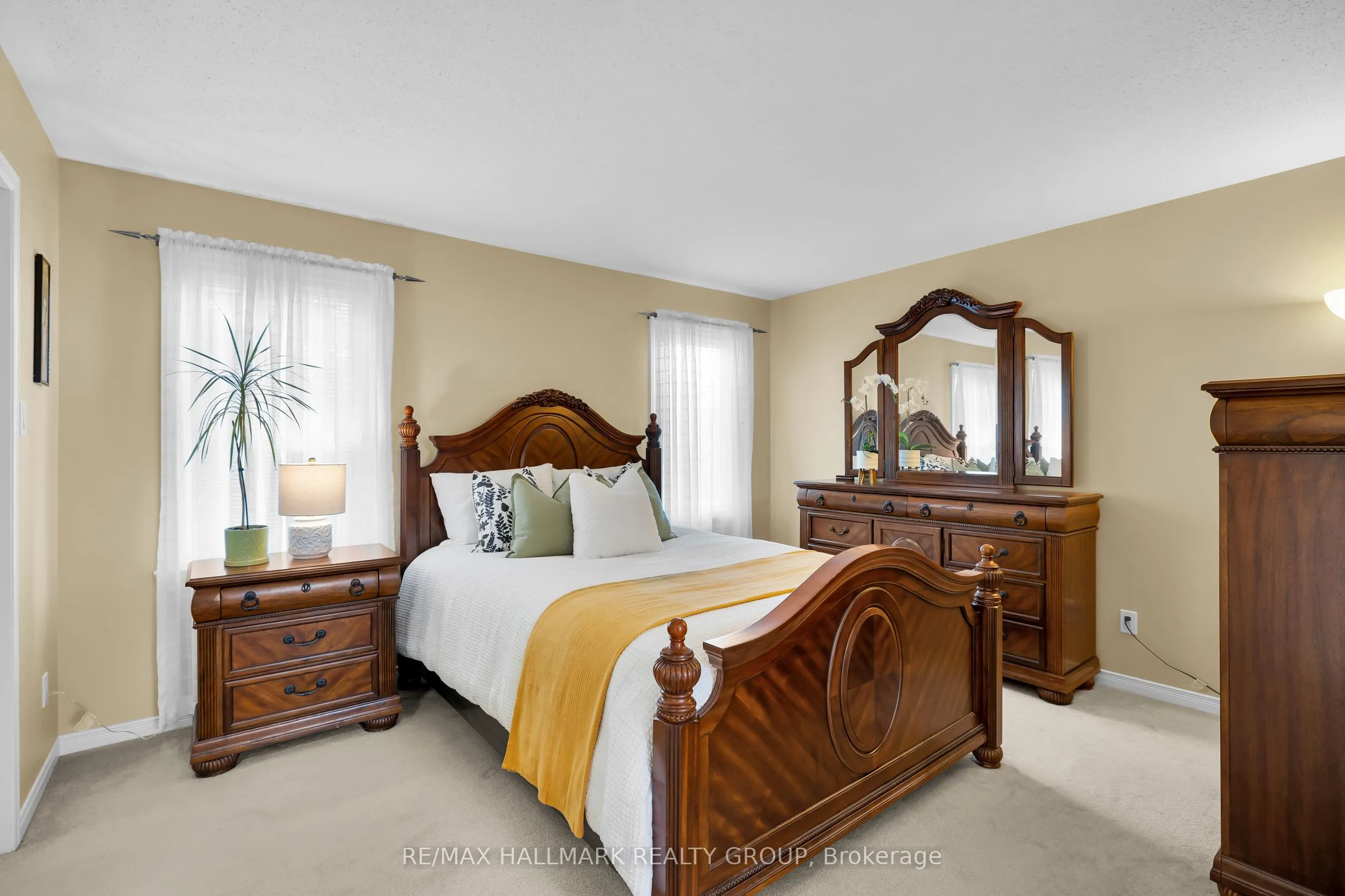 1087 Rocky Harbour Crescent