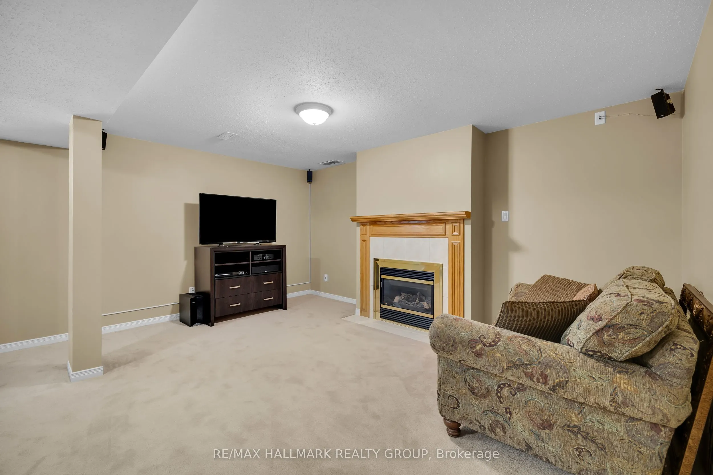 1087 Rocky Harbour Crescent