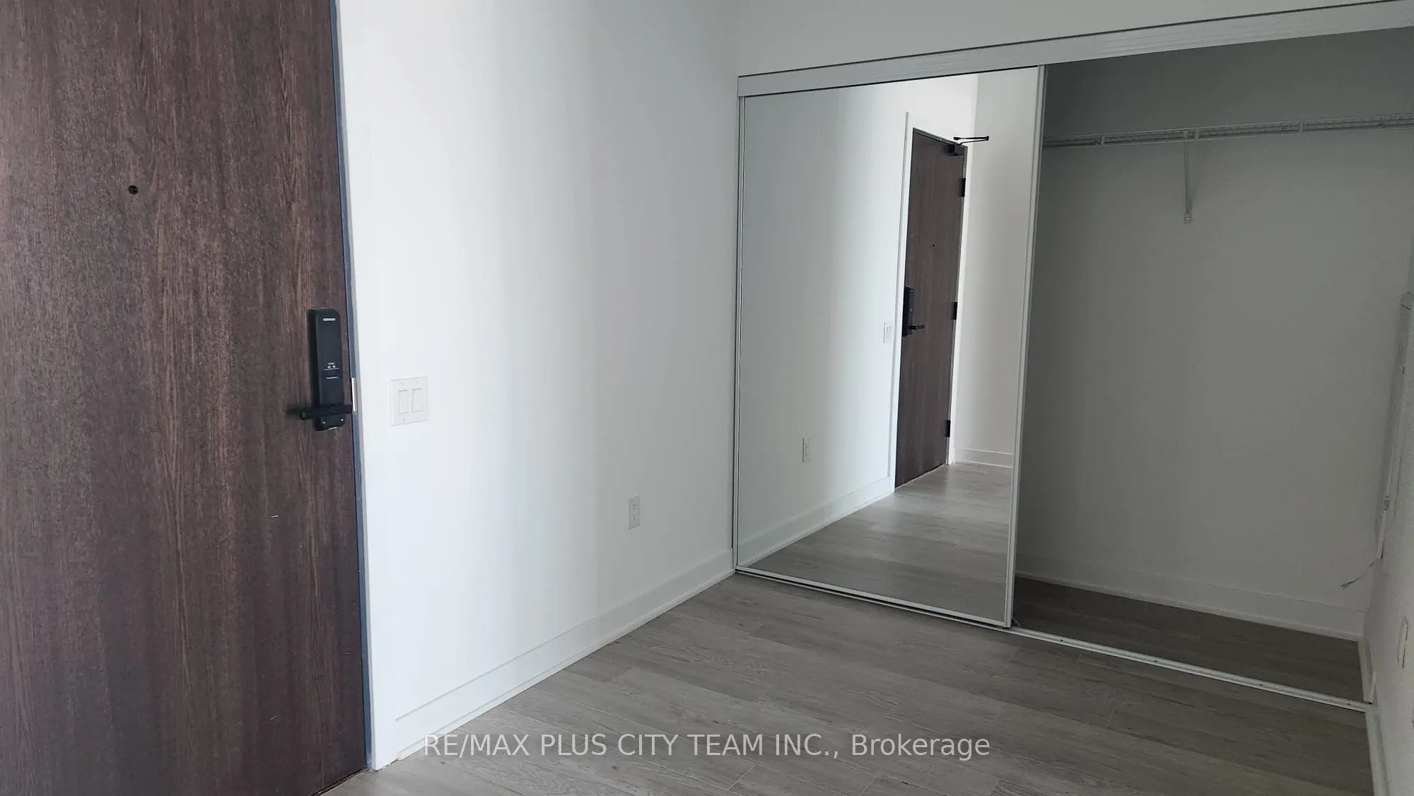 2782 Barton Street, #1512