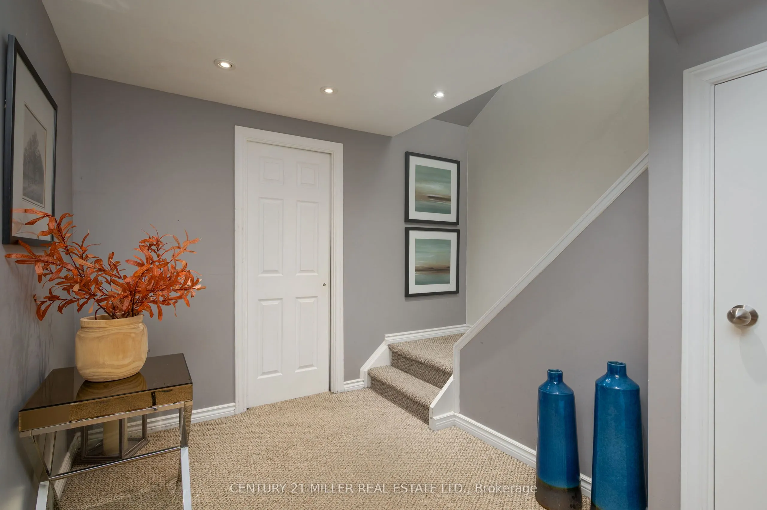 54 Hickory Crescent