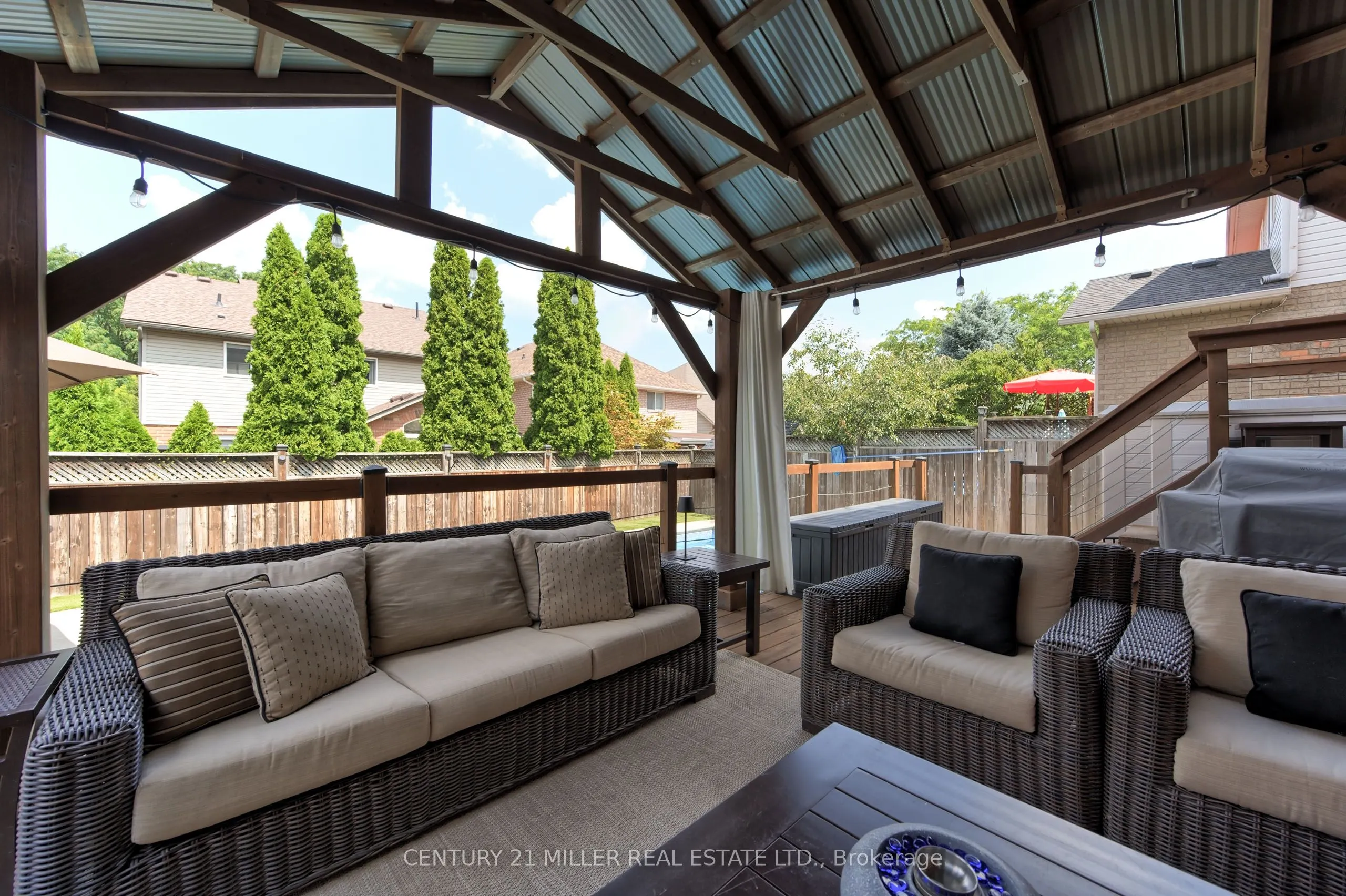54 Hickory Crescent