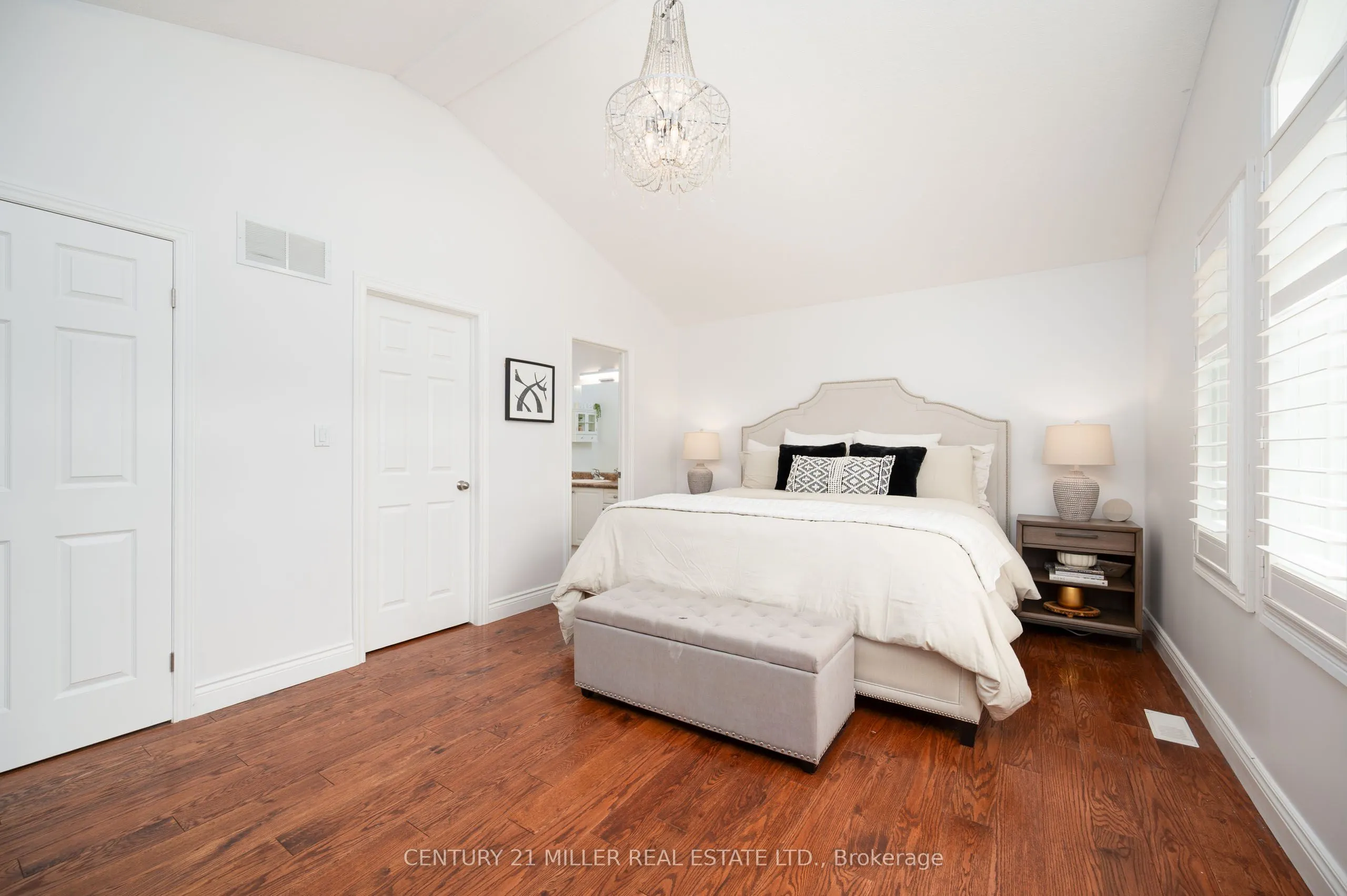 54 Hickory Crescent