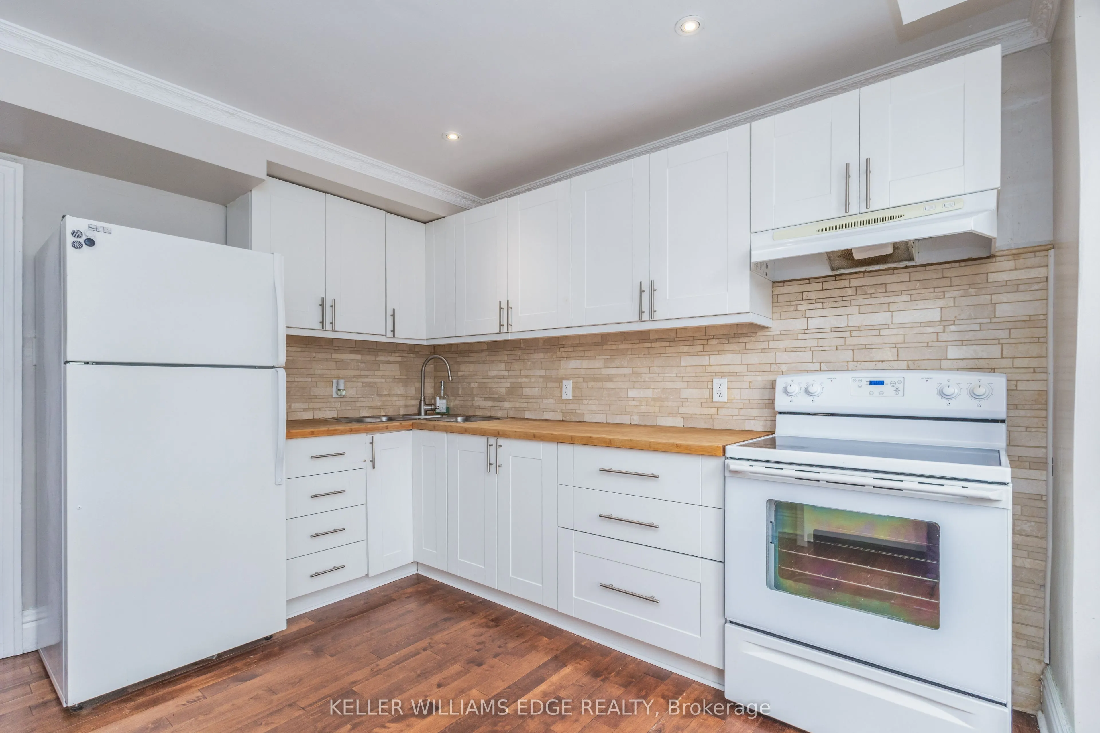 20 Barnesdale Avenue N