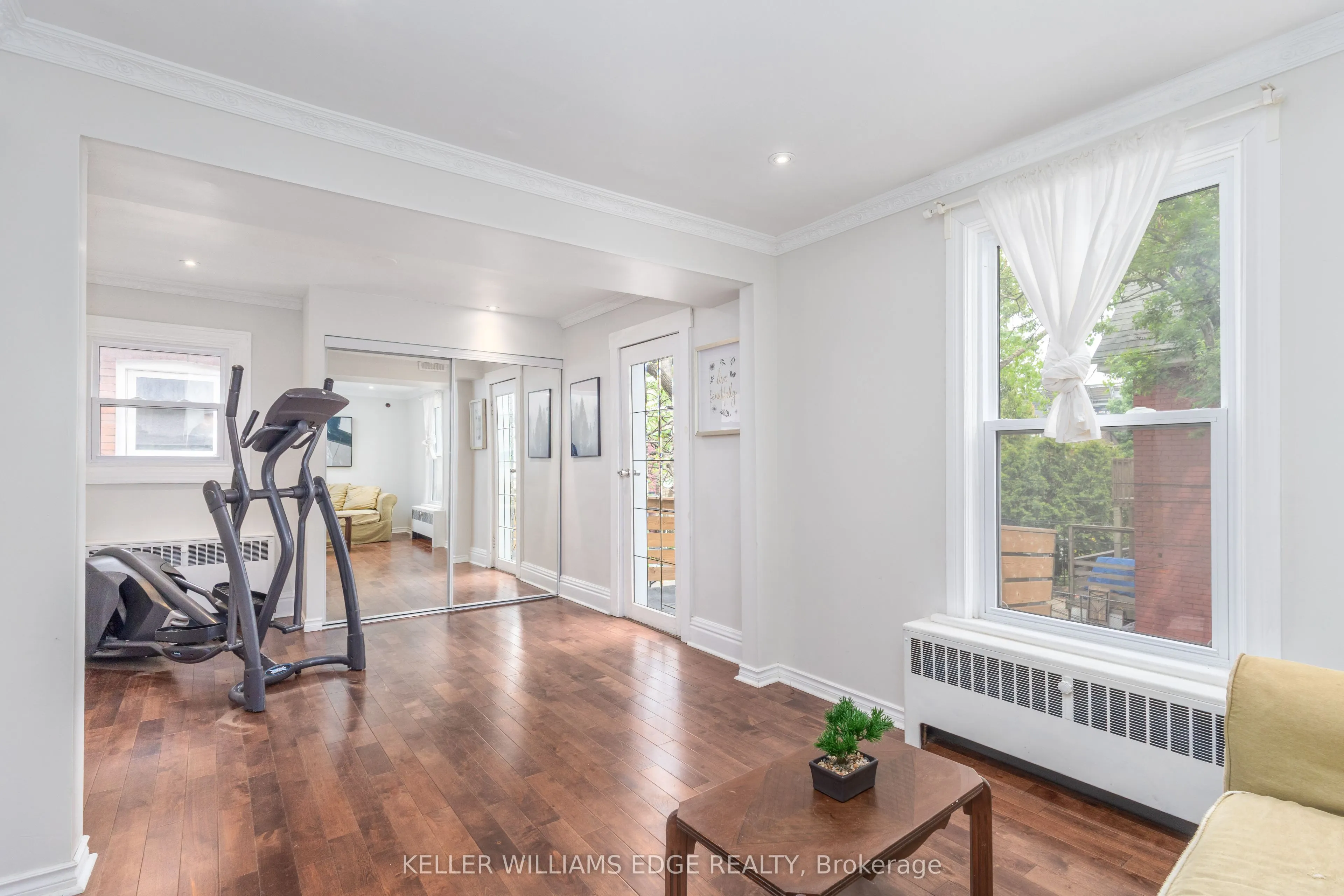 20 Barnesdale Avenue N