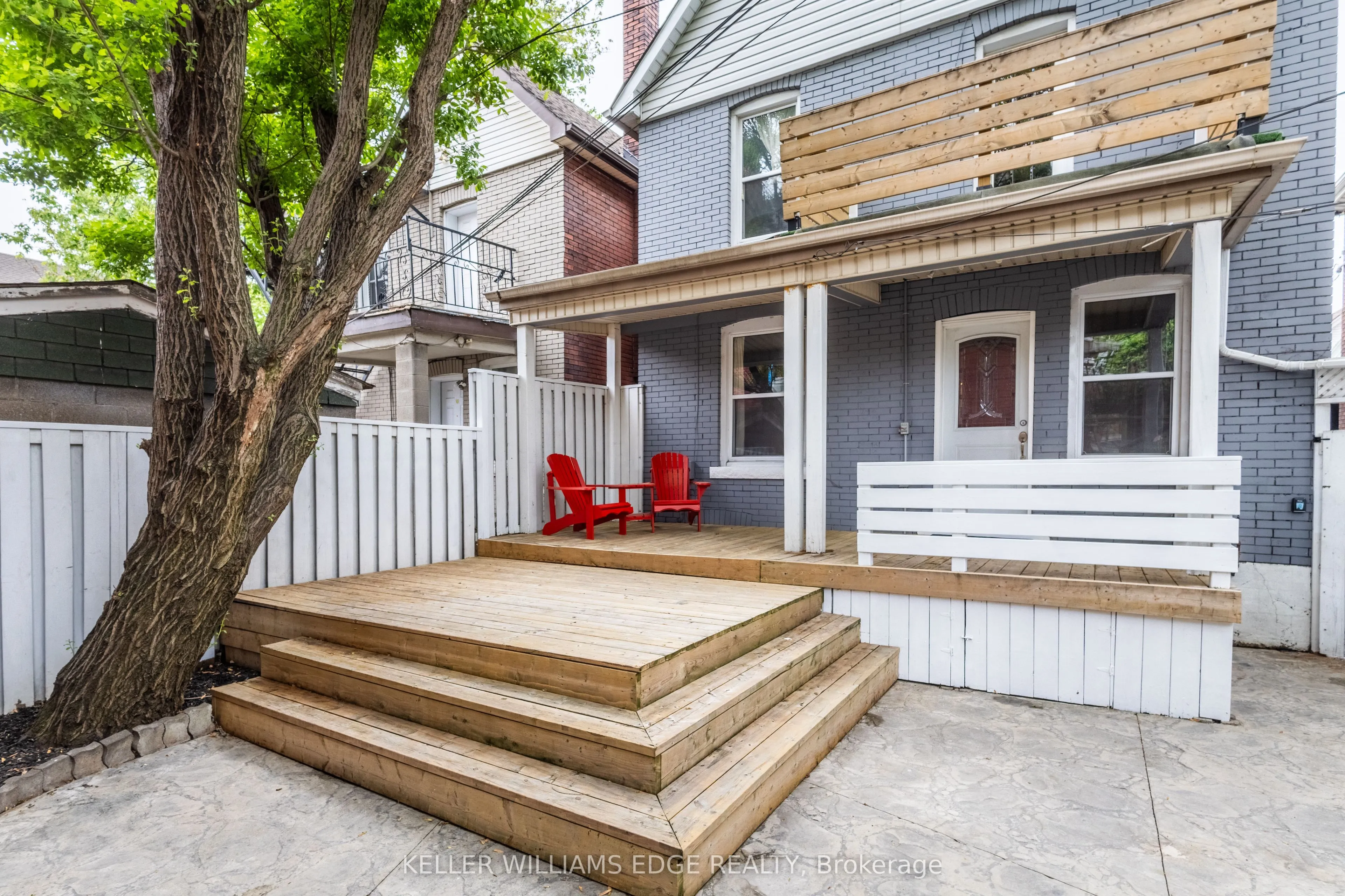 20 Barnesdale Avenue N