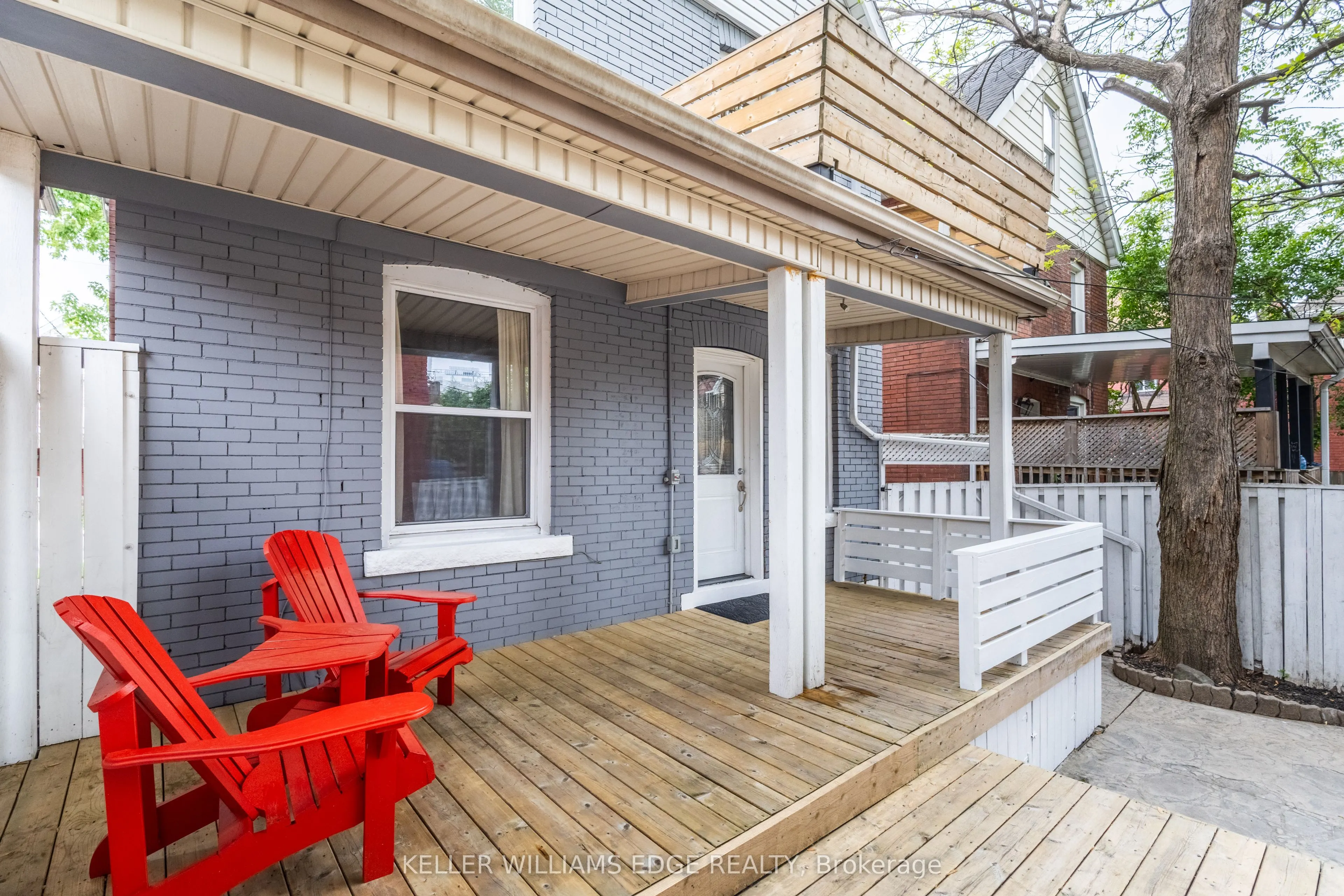 20 Barnesdale Avenue N