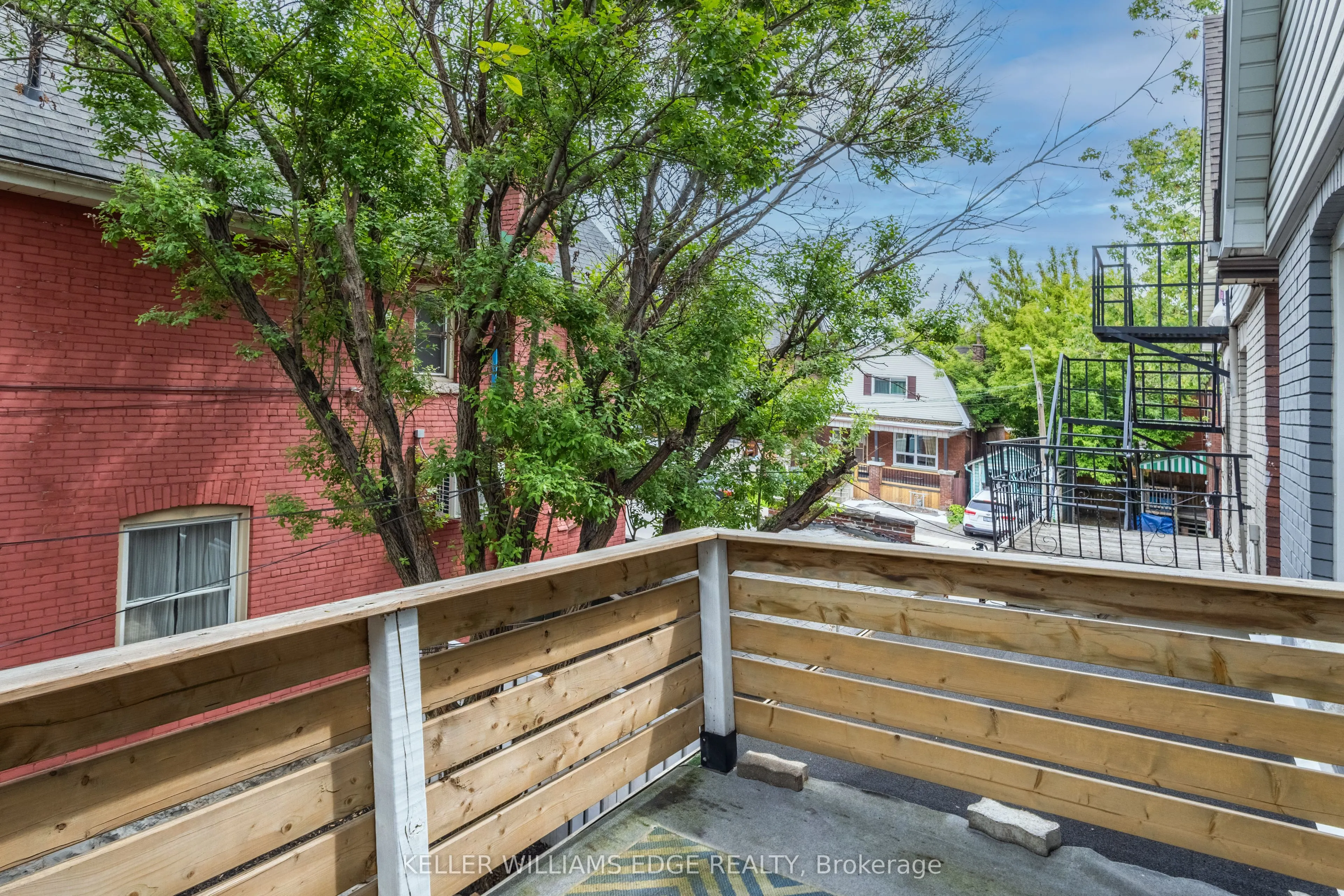 20 Barnesdale Avenue N