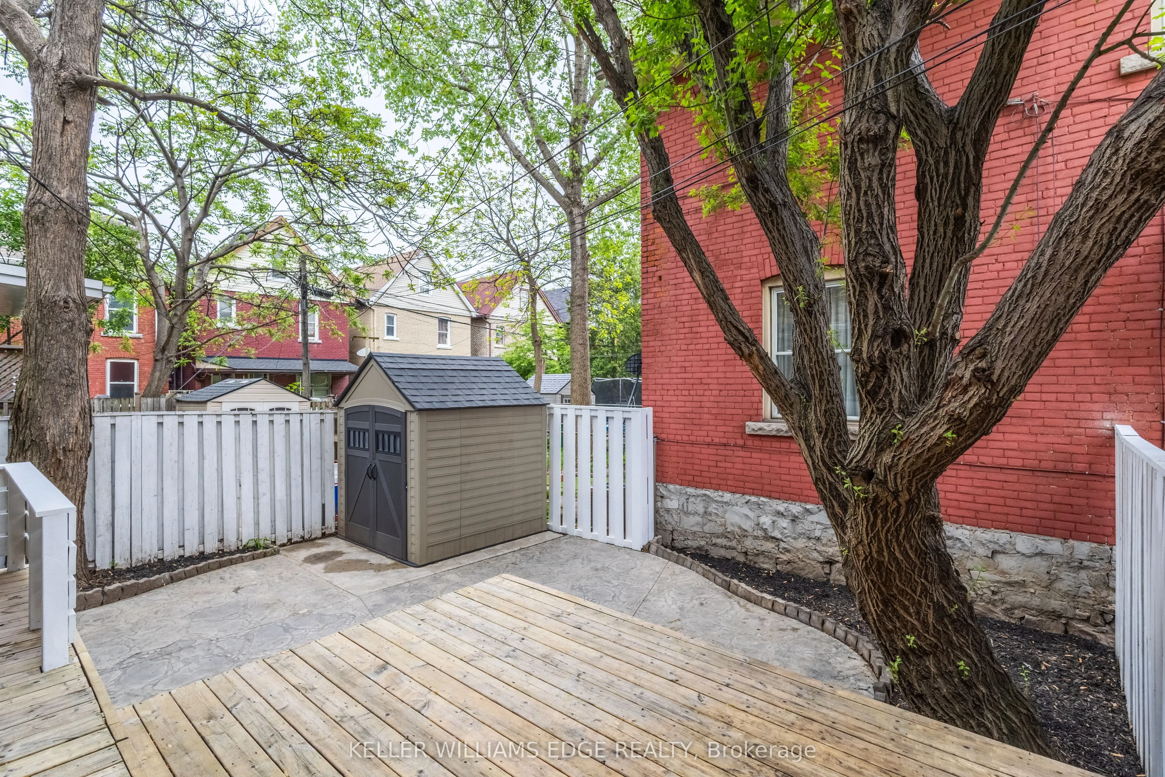 20 Barnesdale Avenue N