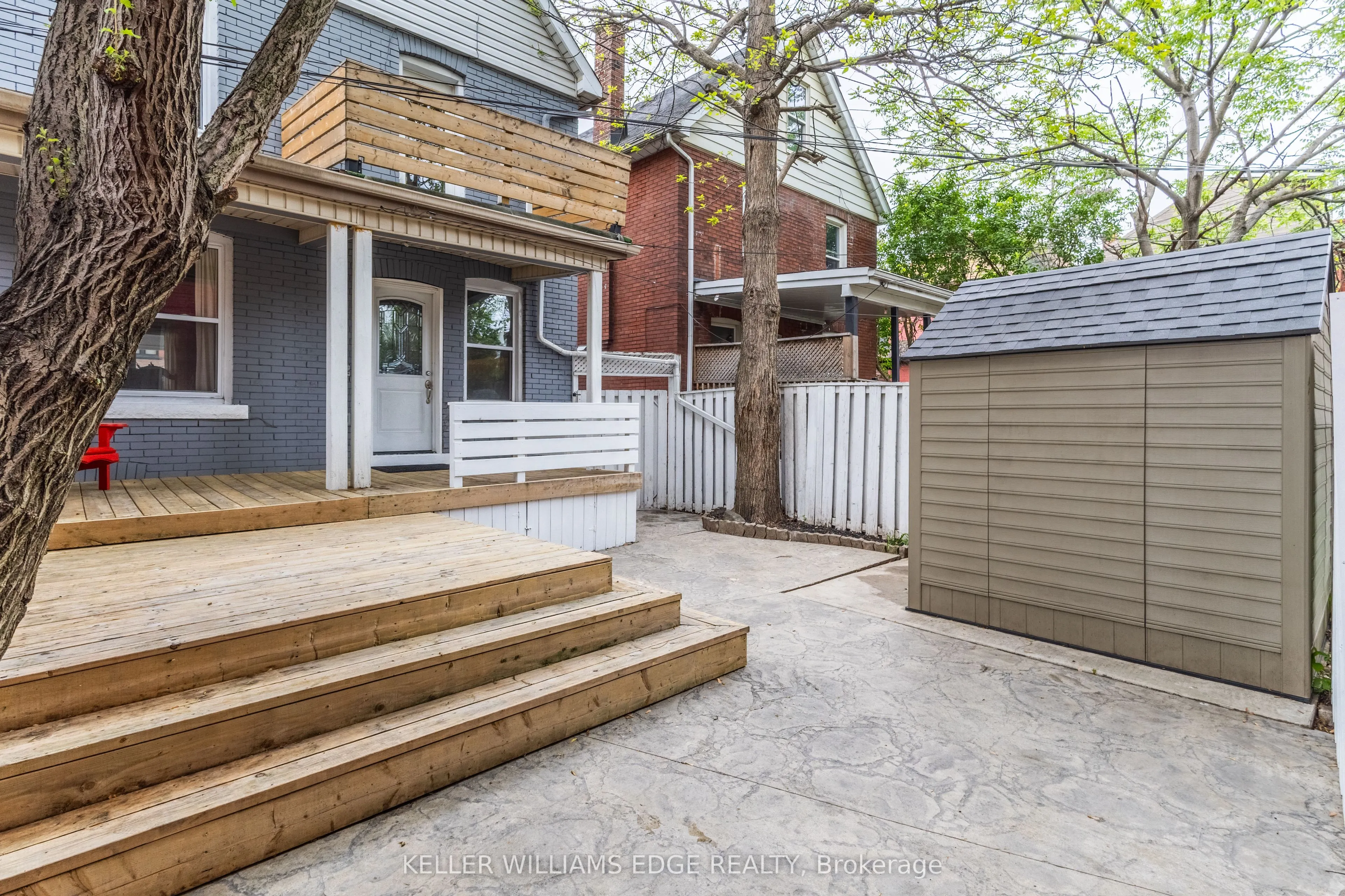 20 Barnesdale Avenue N