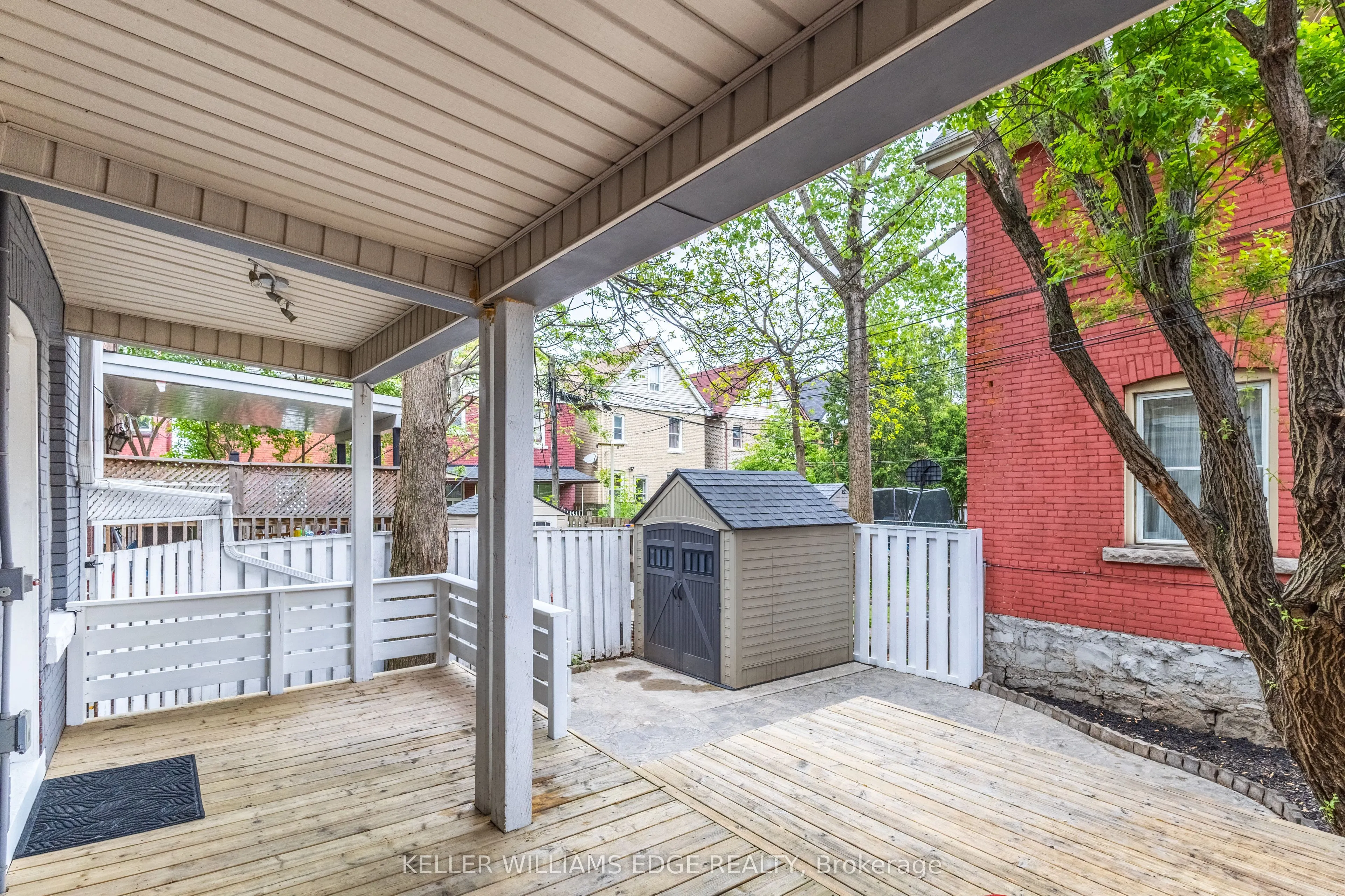20 Barnesdale Avenue N