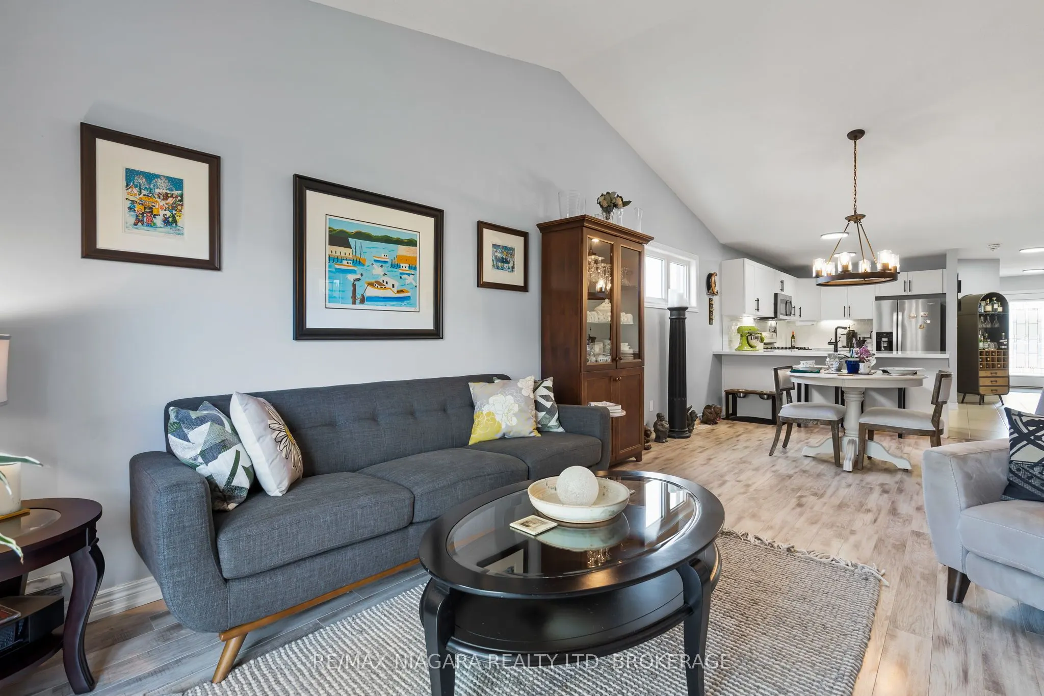 149 Roselawn Crescent