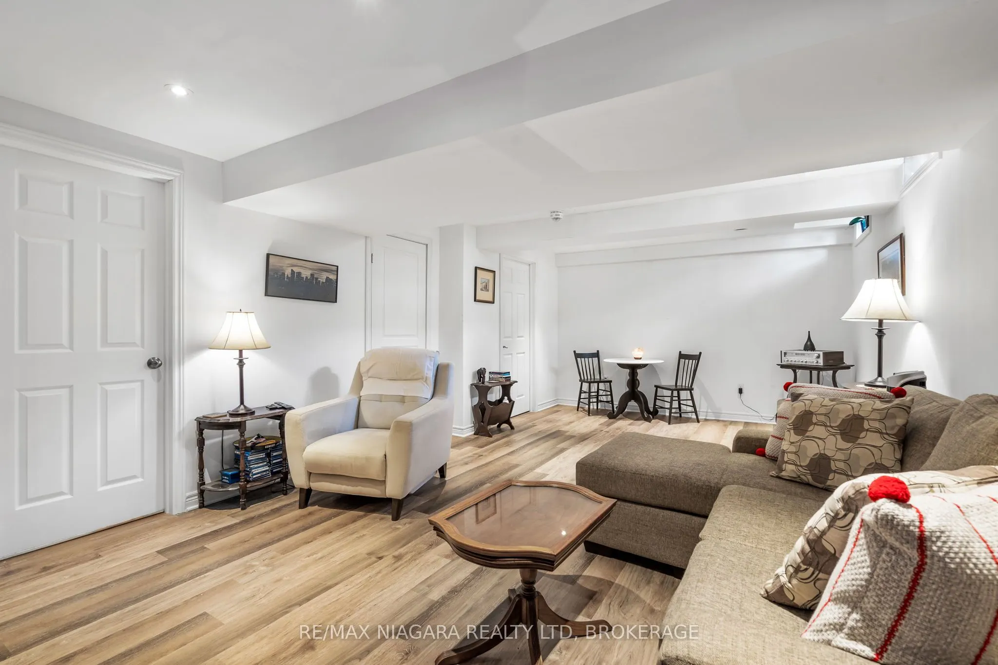 149 Roselawn Crescent