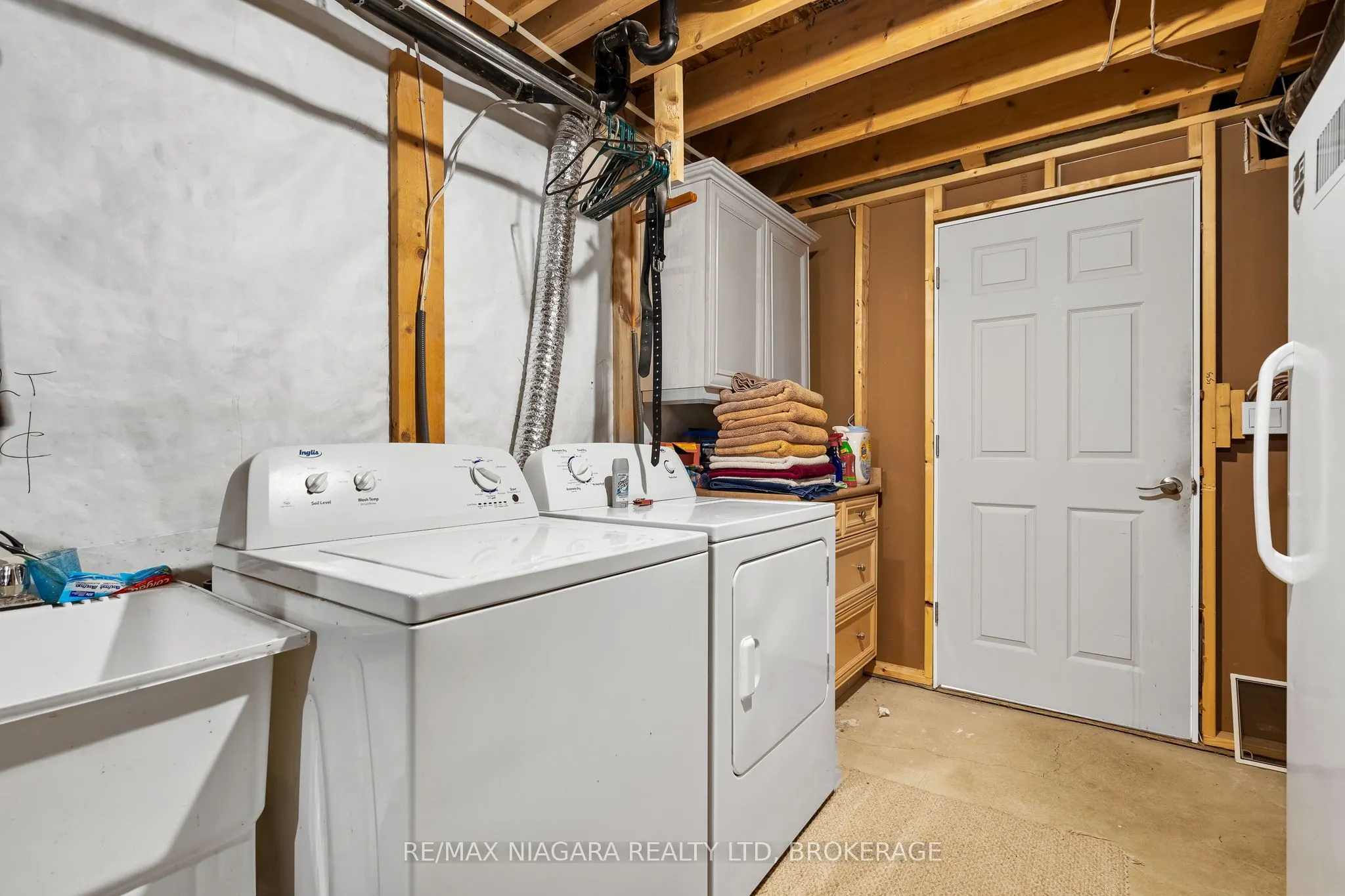 149 Roselawn Crescent