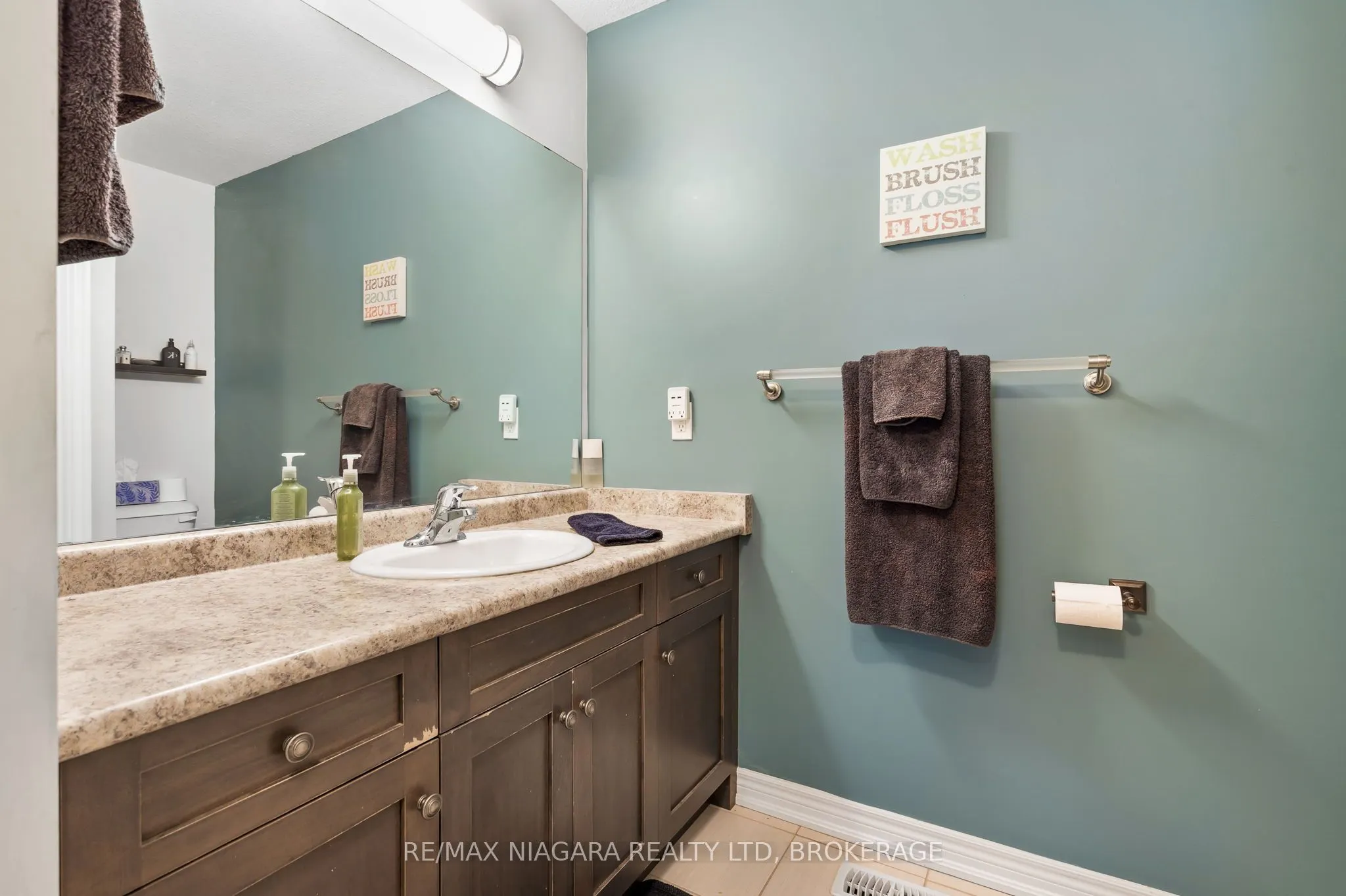 149 Roselawn Crescent