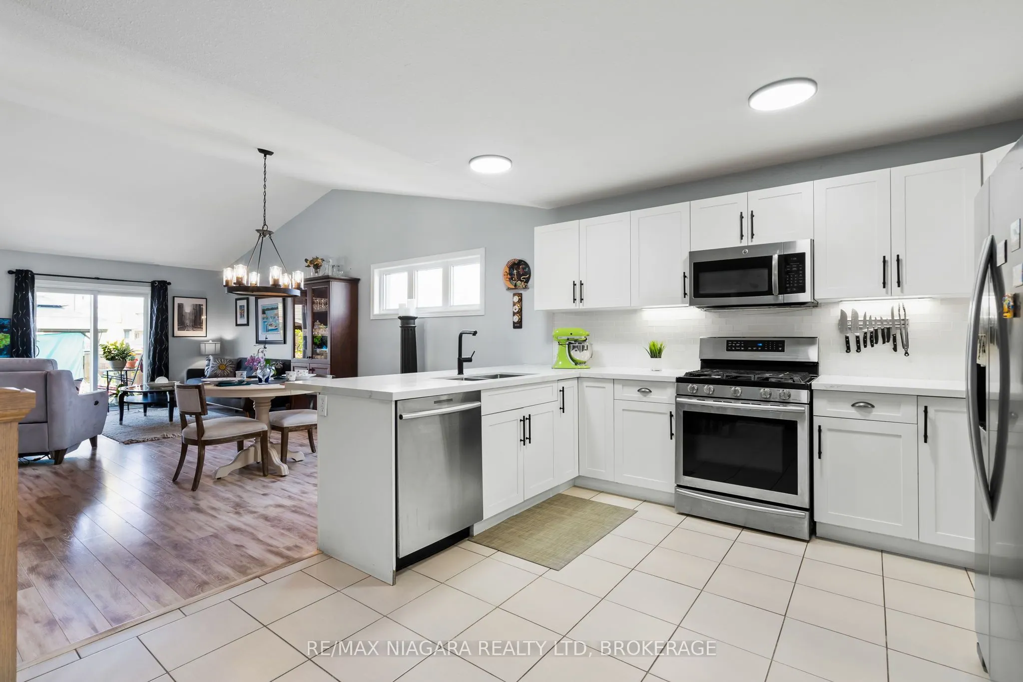 149 Roselawn Crescent