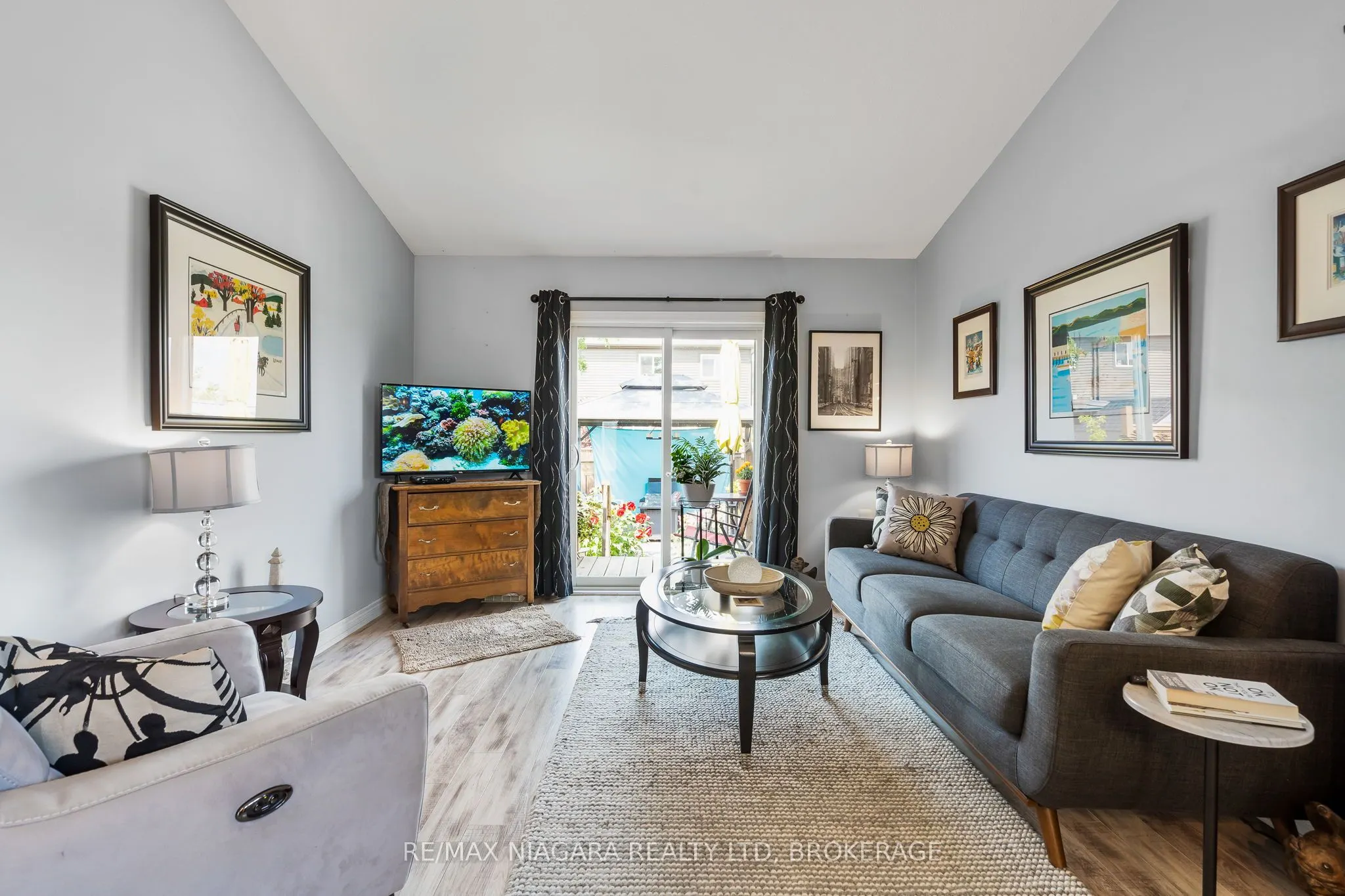 149 Roselawn Crescent