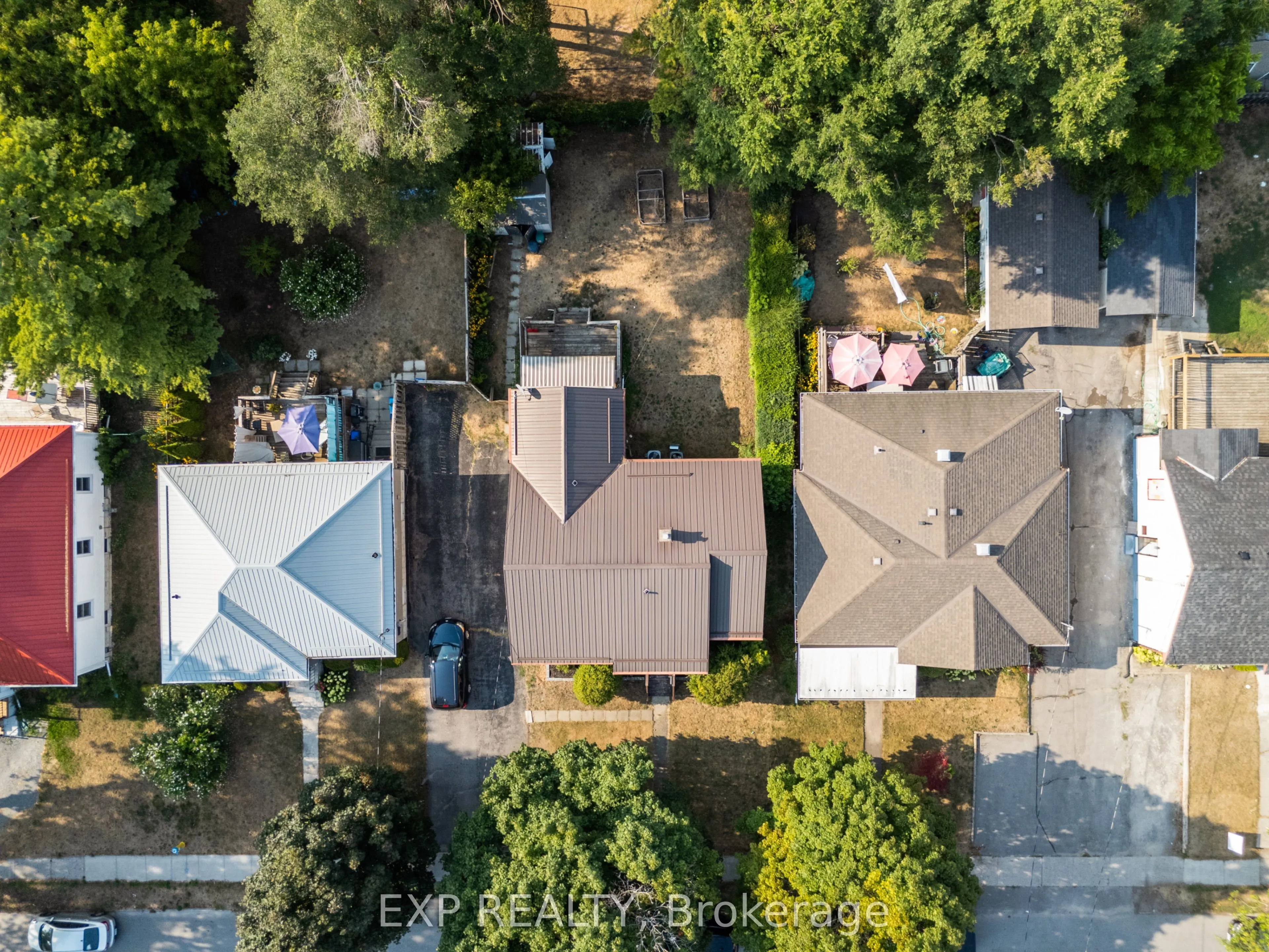 18 Montgomery Boulevard